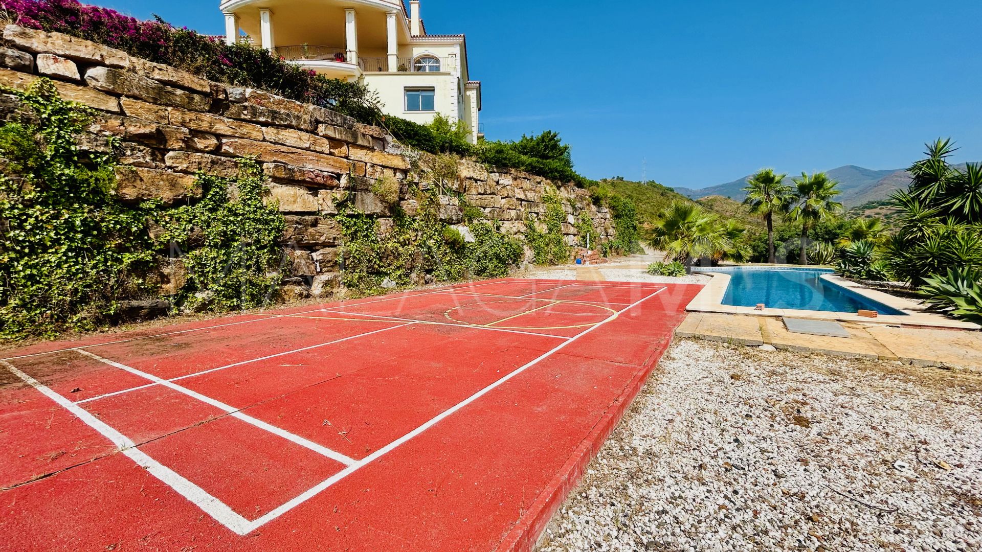Villa for sale in Estepona Ost