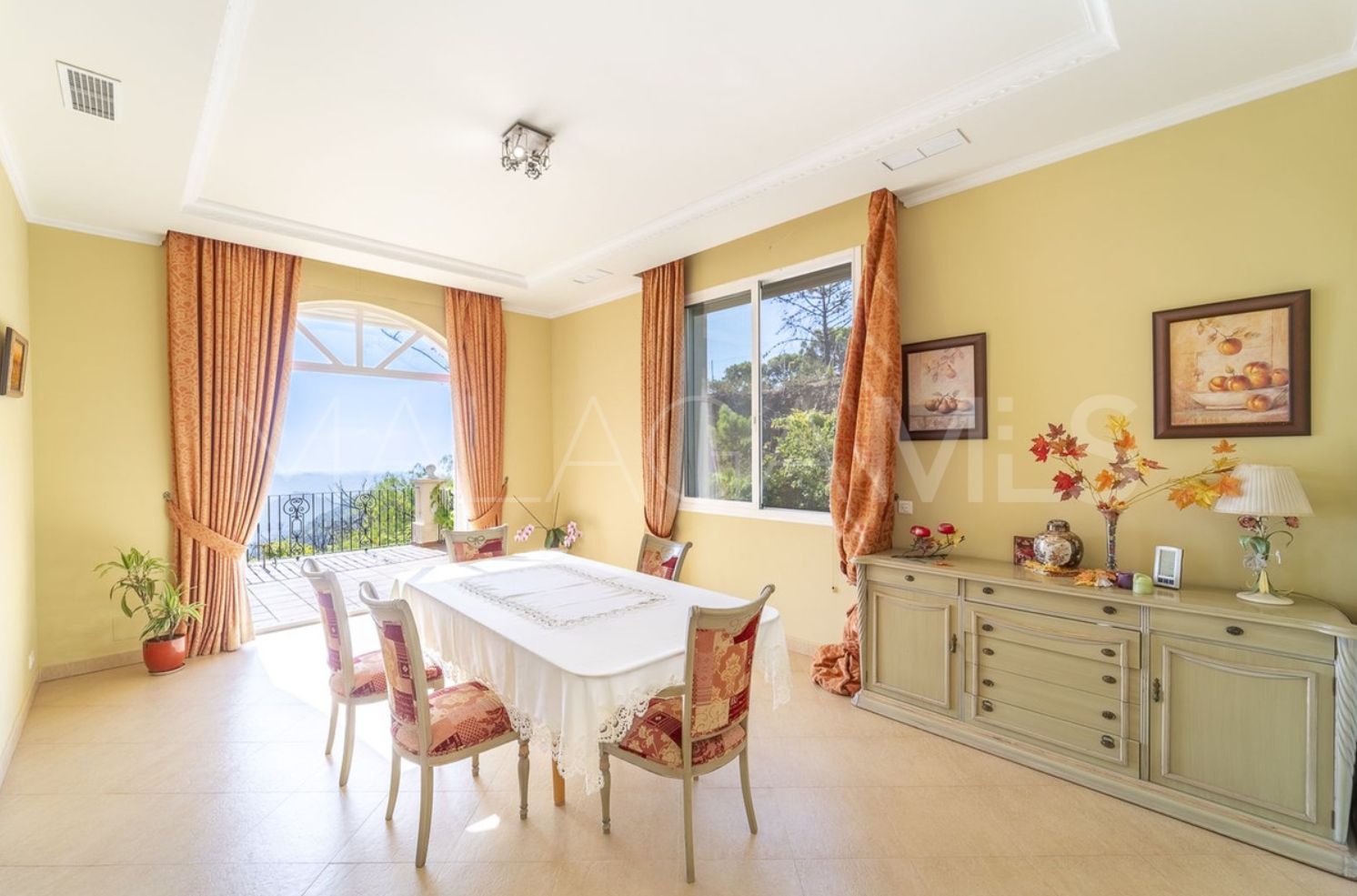 Villa for sale in Estepona Ost