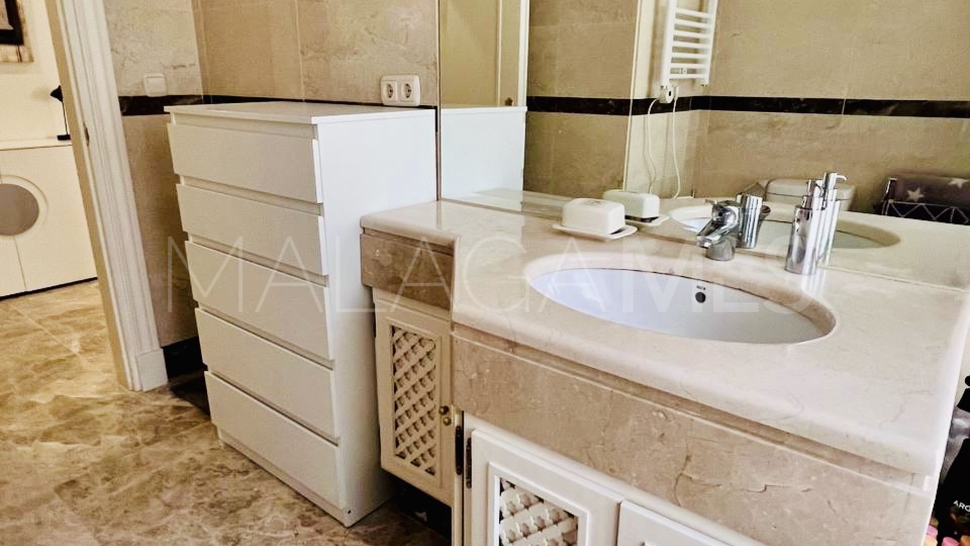 Lägenhet for sale in Nueva Andalucia