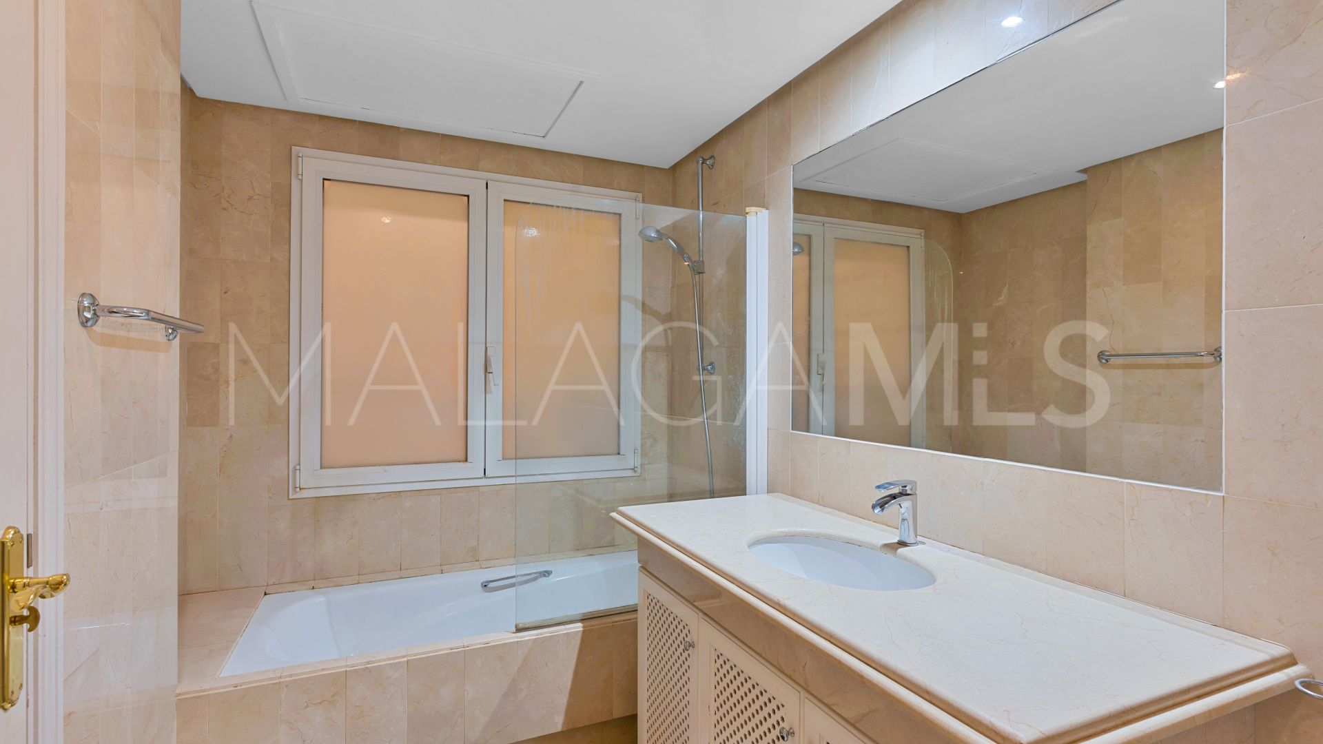 Sierra Blanca 3 bedrooms ground floor apartment for sale