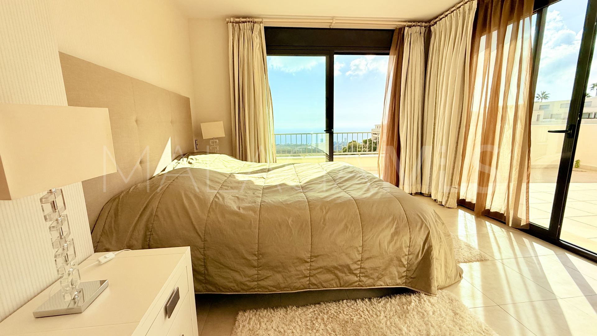 For sale 3 bedrooms penthouse in Los Altos de los Monteros