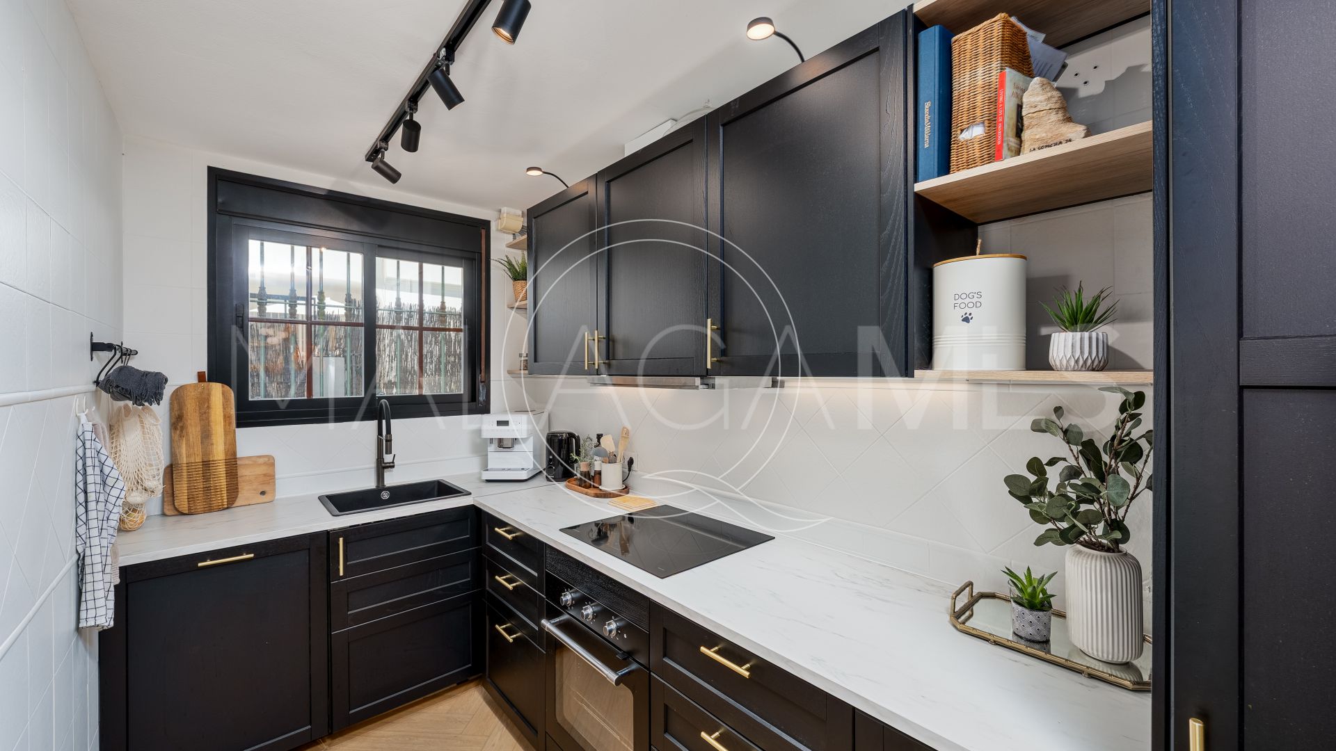 Parhus for sale in Bel Air