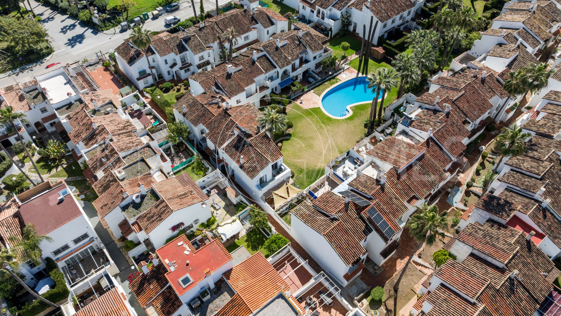 Parhus for sale in Bel Air
