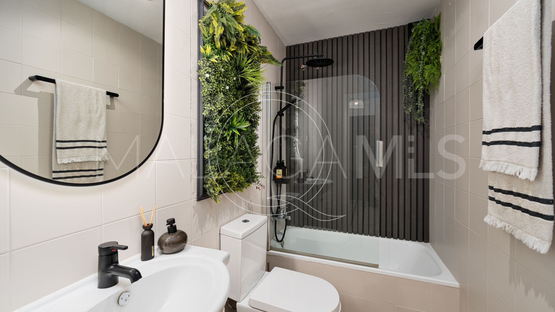 Parhus for sale in Bel Air