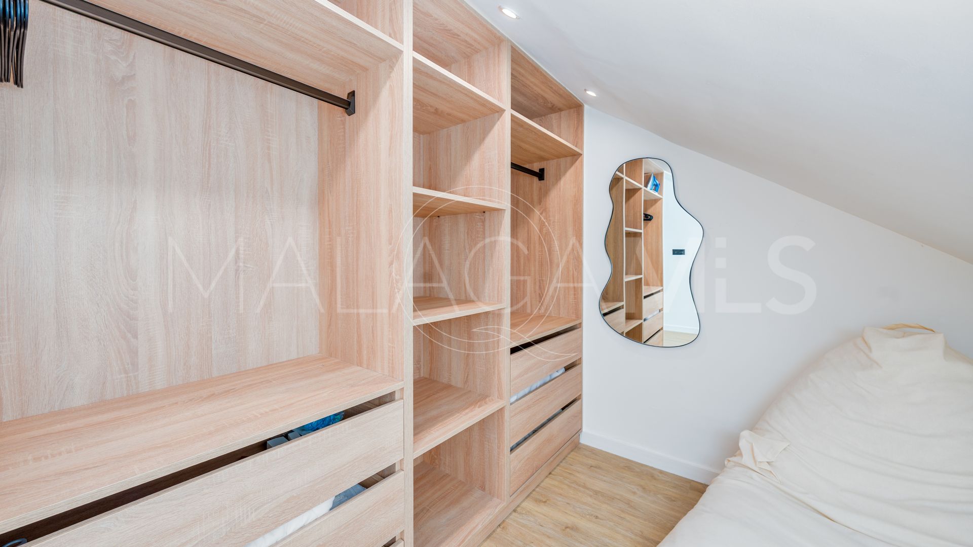Los Pinos de Aloha duplex for sale