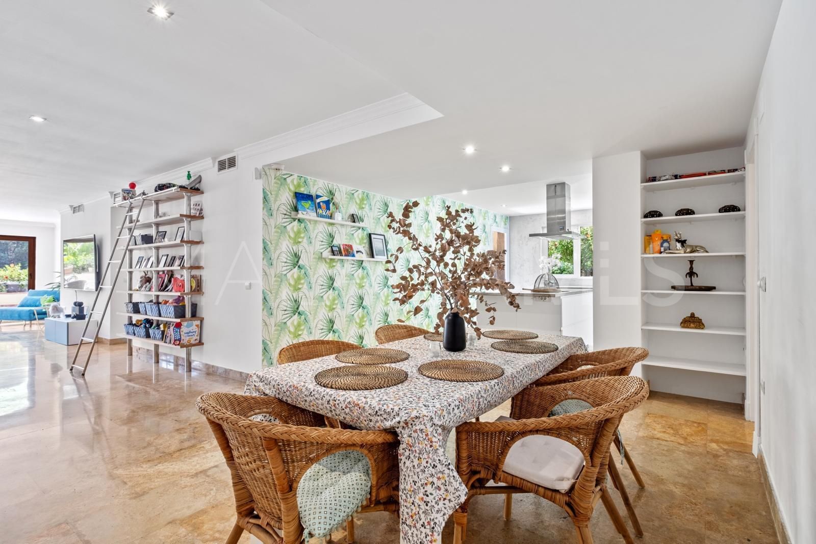 Appartement rez de chaussée for sale in Las Lomas del Marbella Club