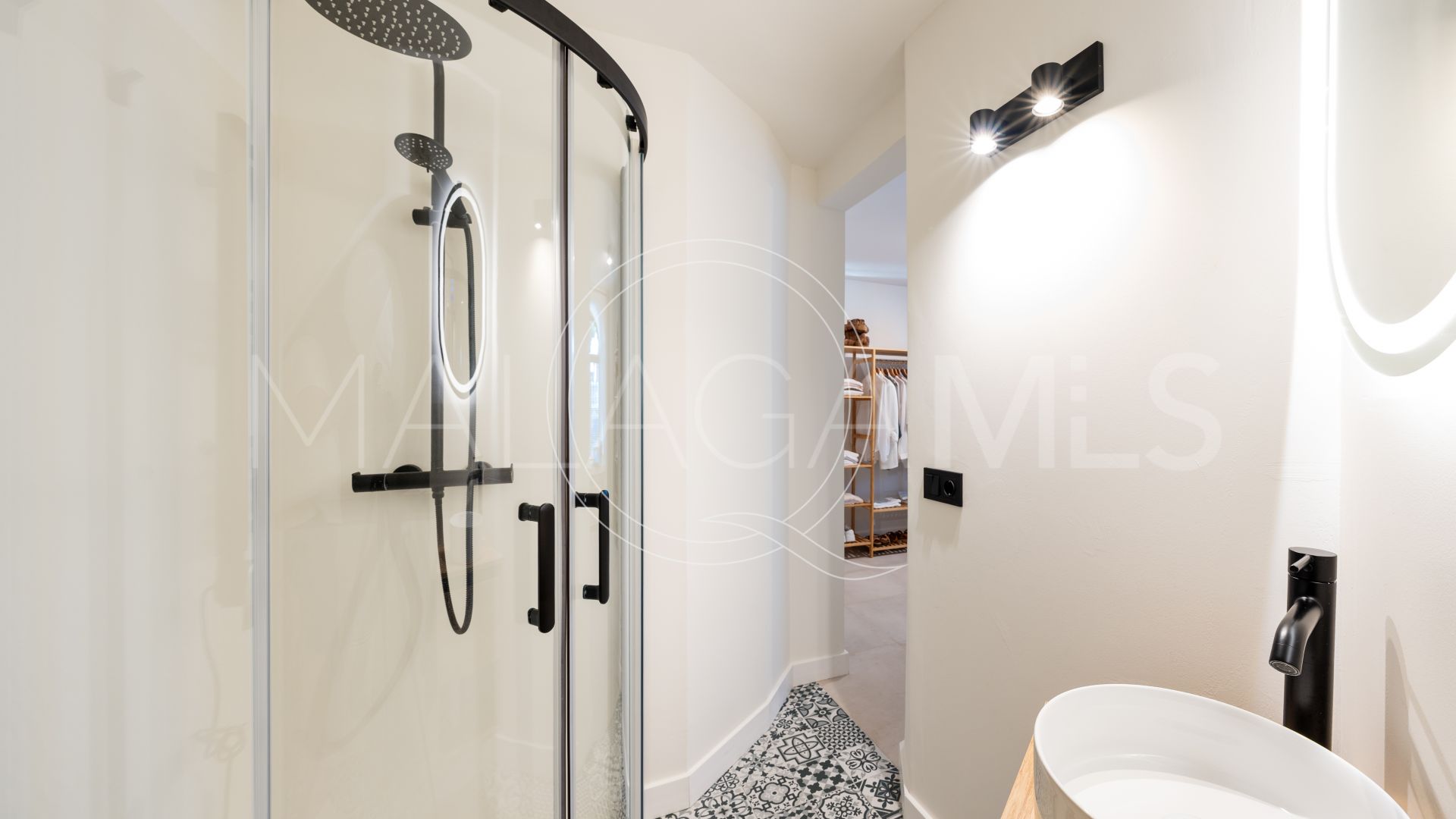 Estepona Old Town ground floor apartment for sale