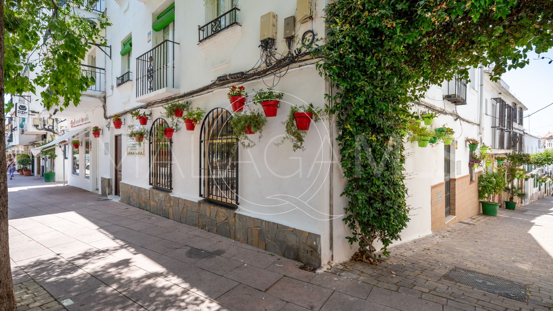 Estepona Old Town ground floor apartment for sale