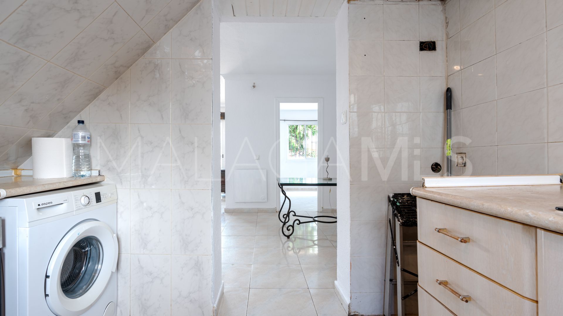 Parhus for sale in Calipso