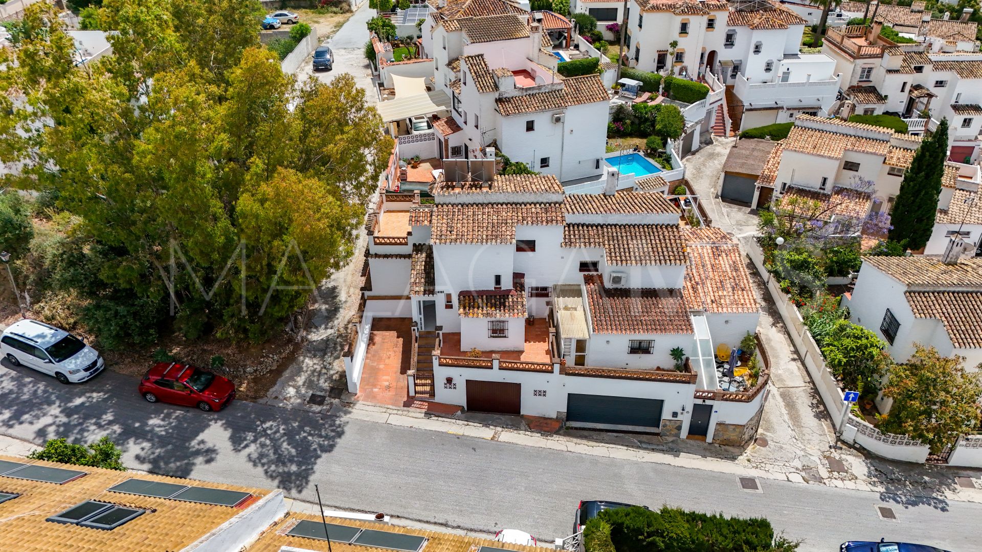 Parhus for sale in Calipso