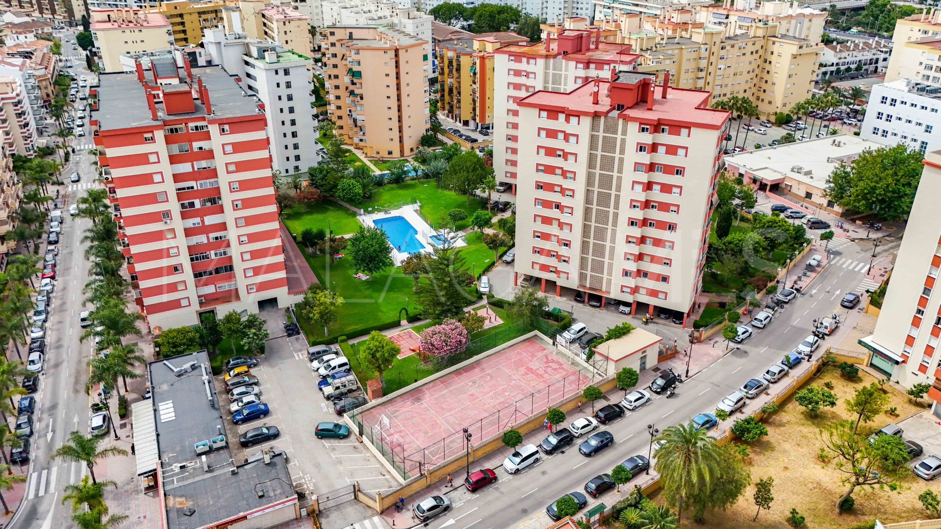 Buy 2 bedrooms apartment in Fuengirola Puerto