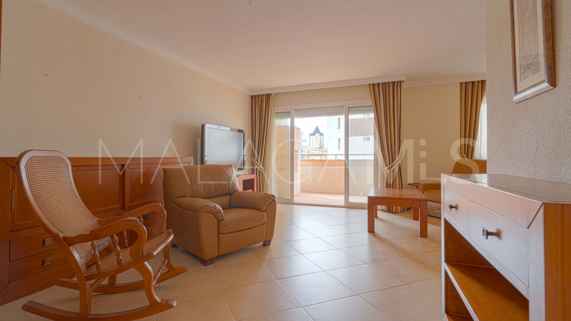 Buy 2 bedrooms apartment in Fuengirola Puerto