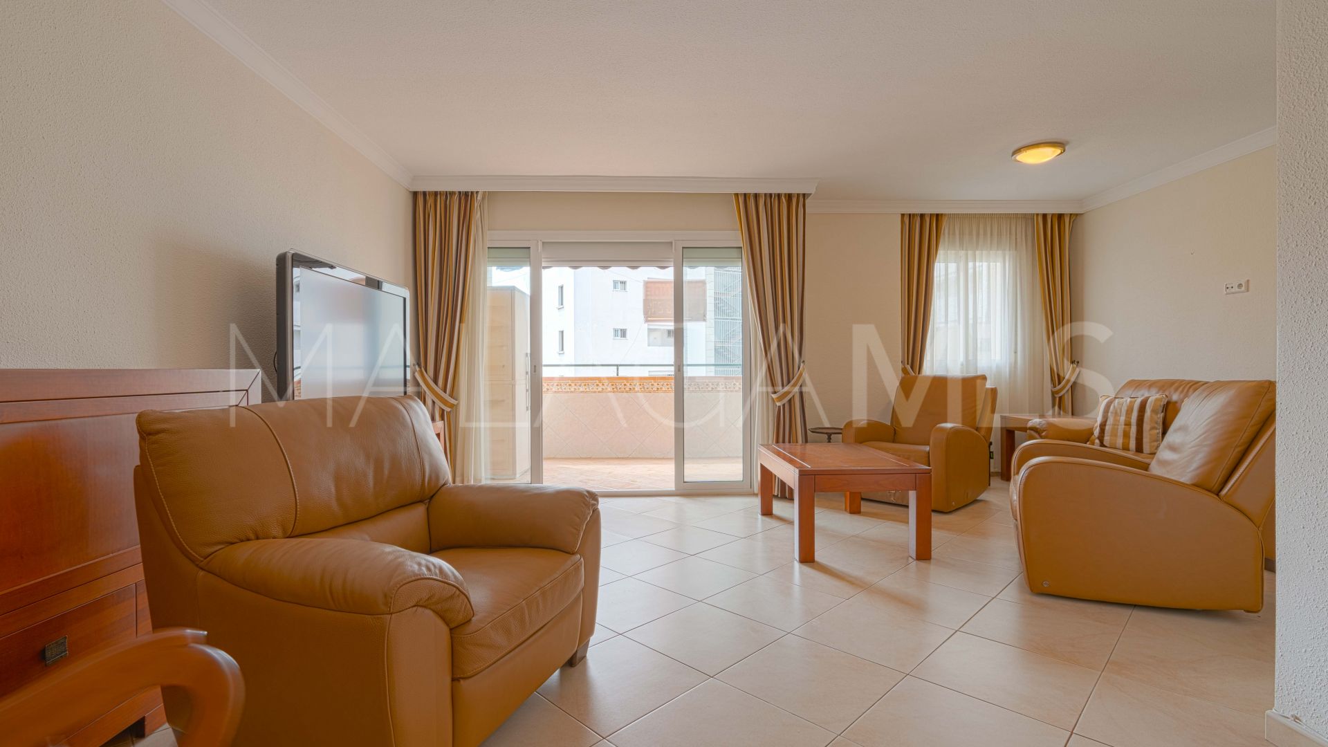 Buy 2 bedrooms apartment in Fuengirola Puerto