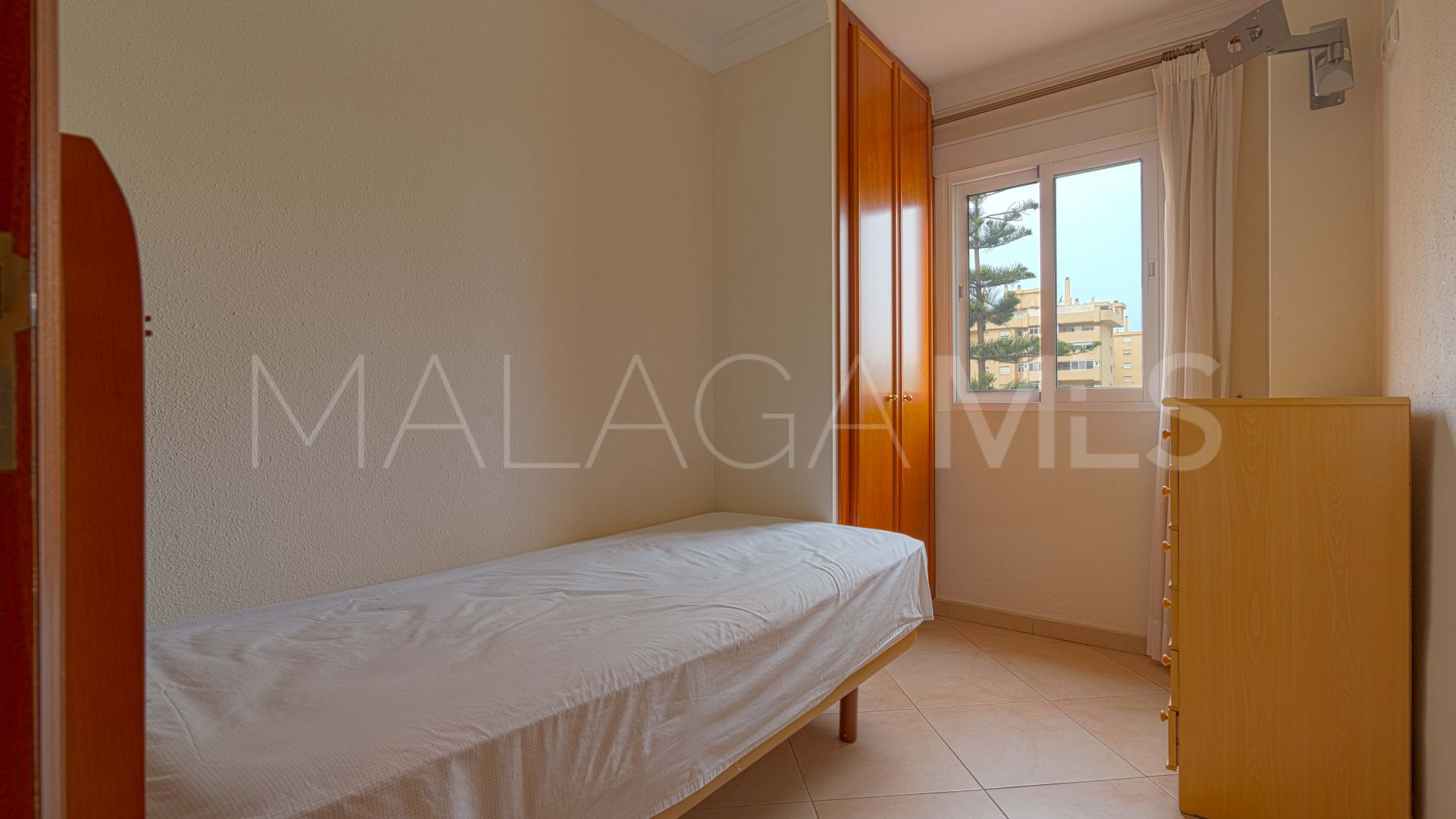 Buy 2 bedrooms apartment in Fuengirola Puerto