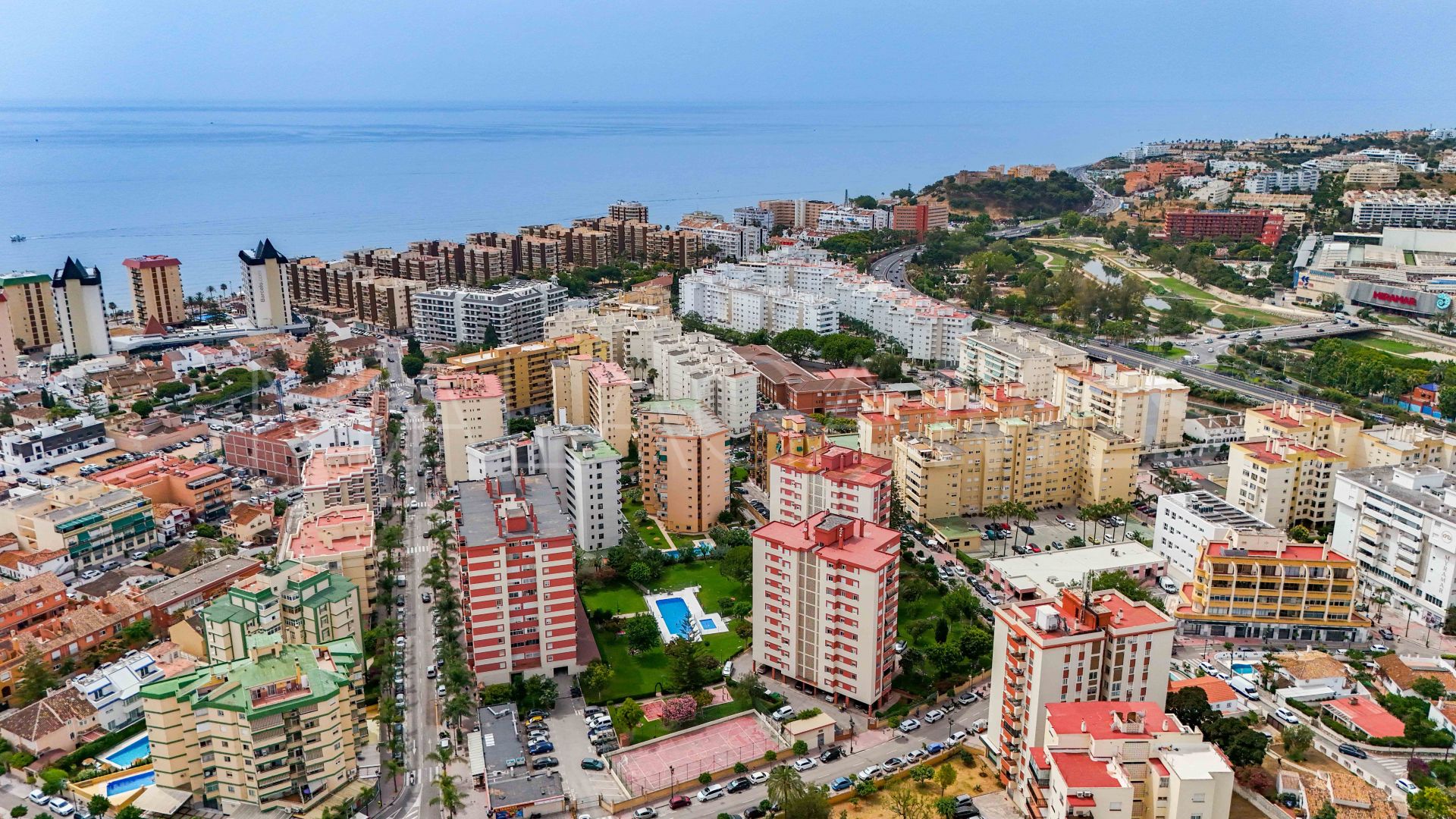 Buy 2 bedrooms apartment in Fuengirola Puerto