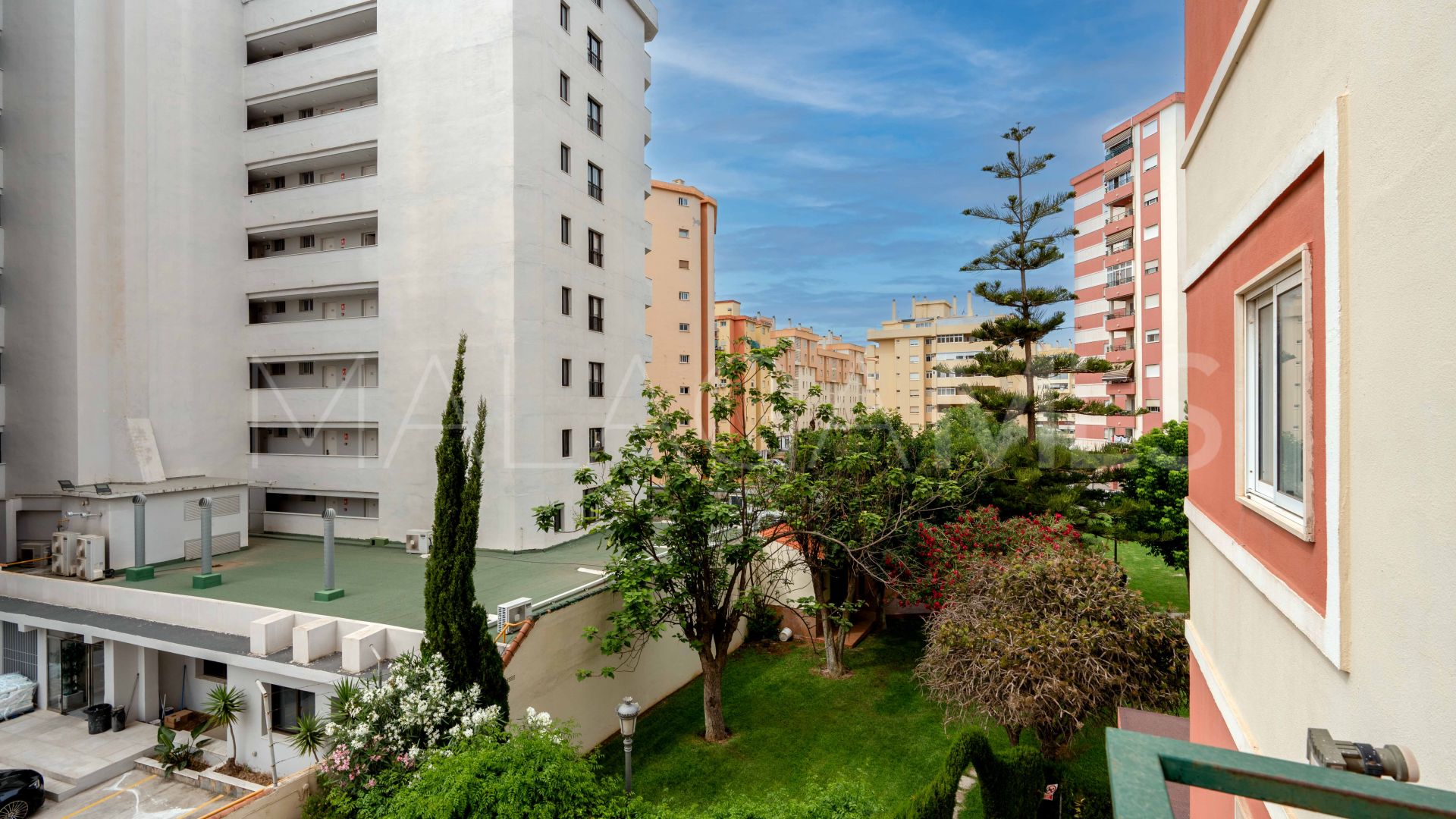 Buy 2 bedrooms apartment in Fuengirola Puerto
