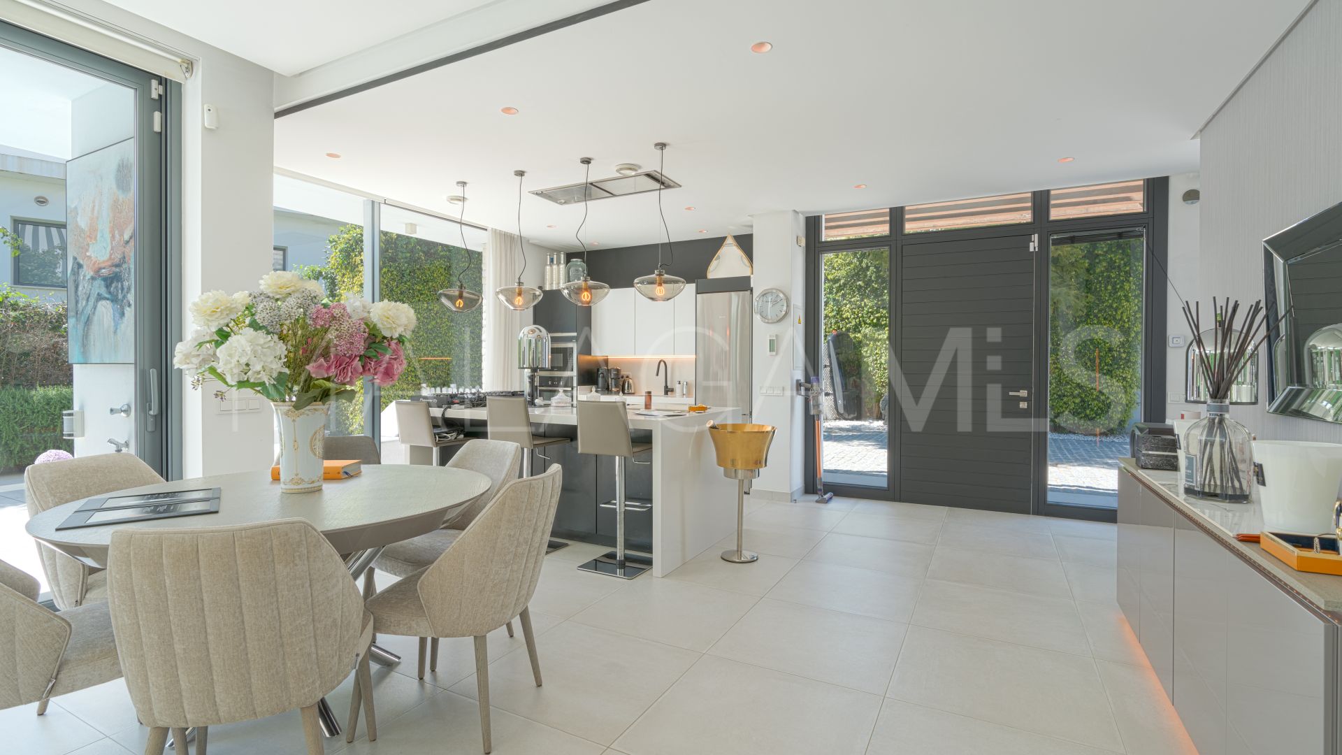 Villa for sale in Nueva Atalaya