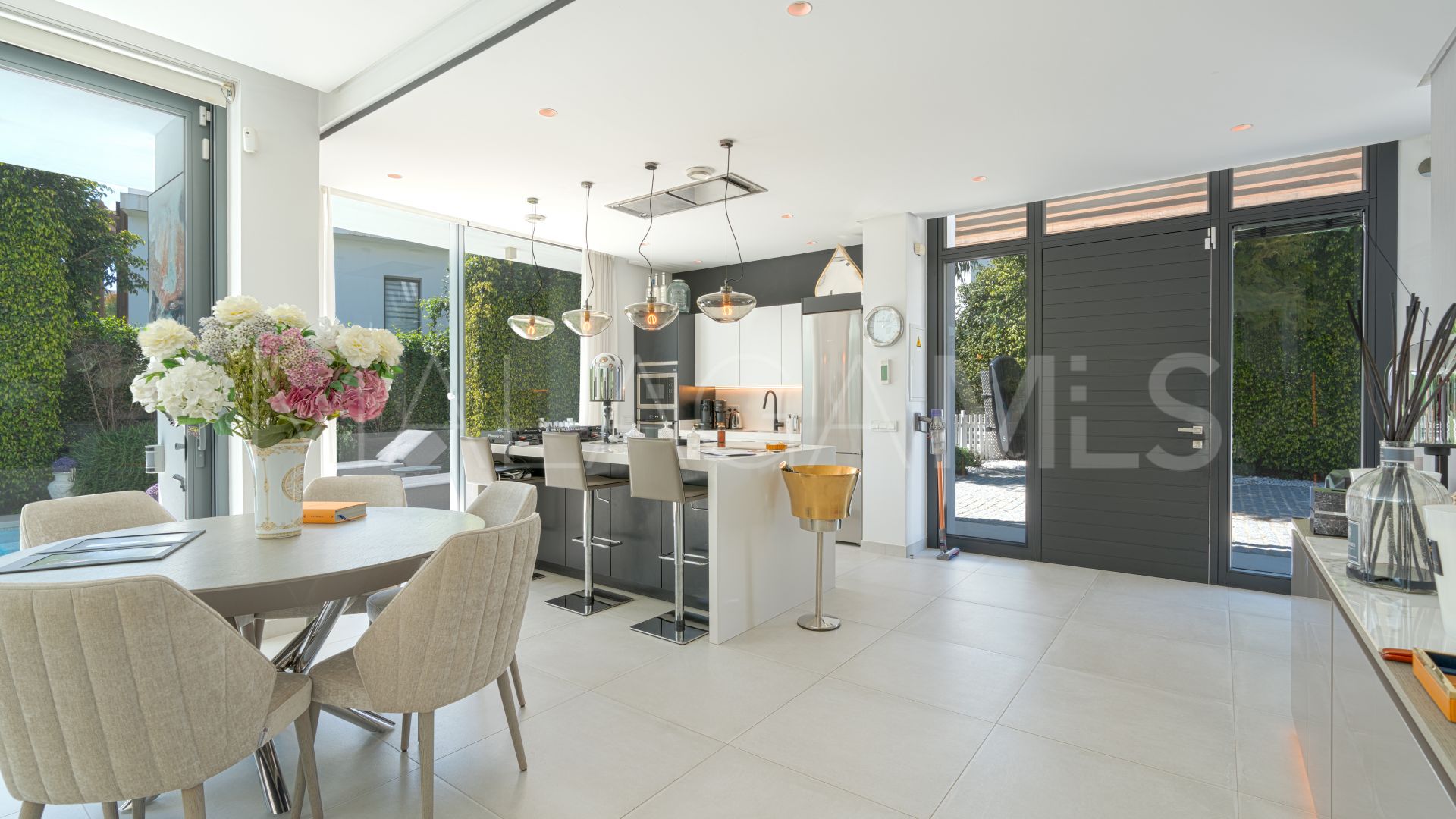 Villa for sale in Nueva Atalaya