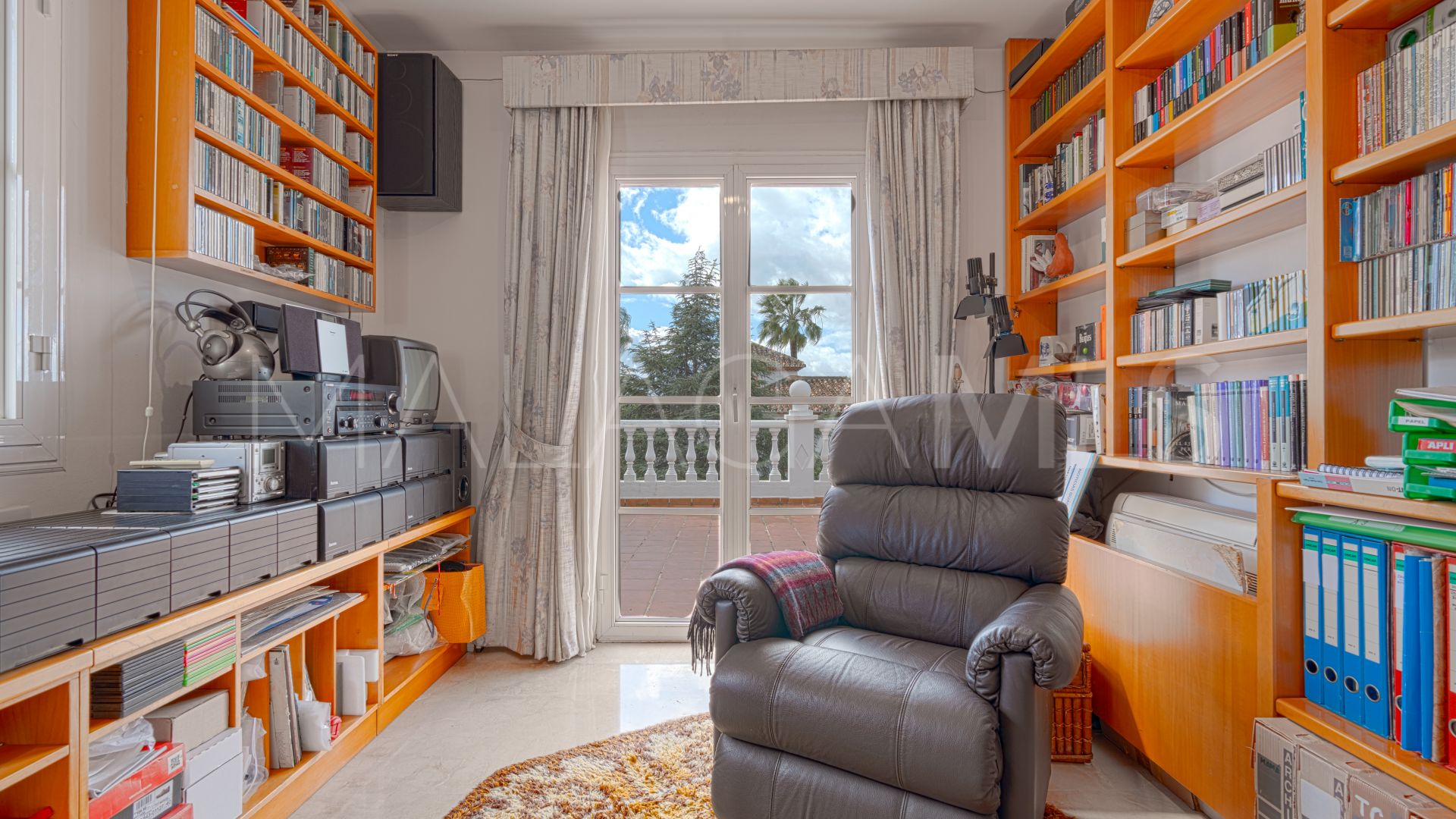 Villa for sale in Valdeolletas