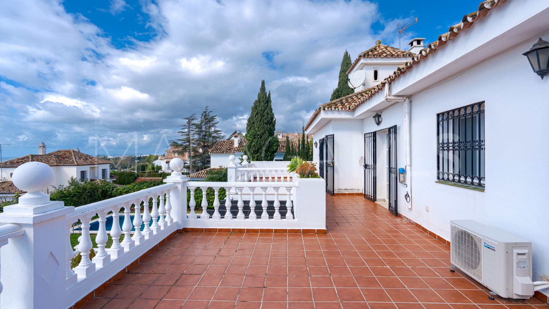 Villa for sale in Valdeolletas