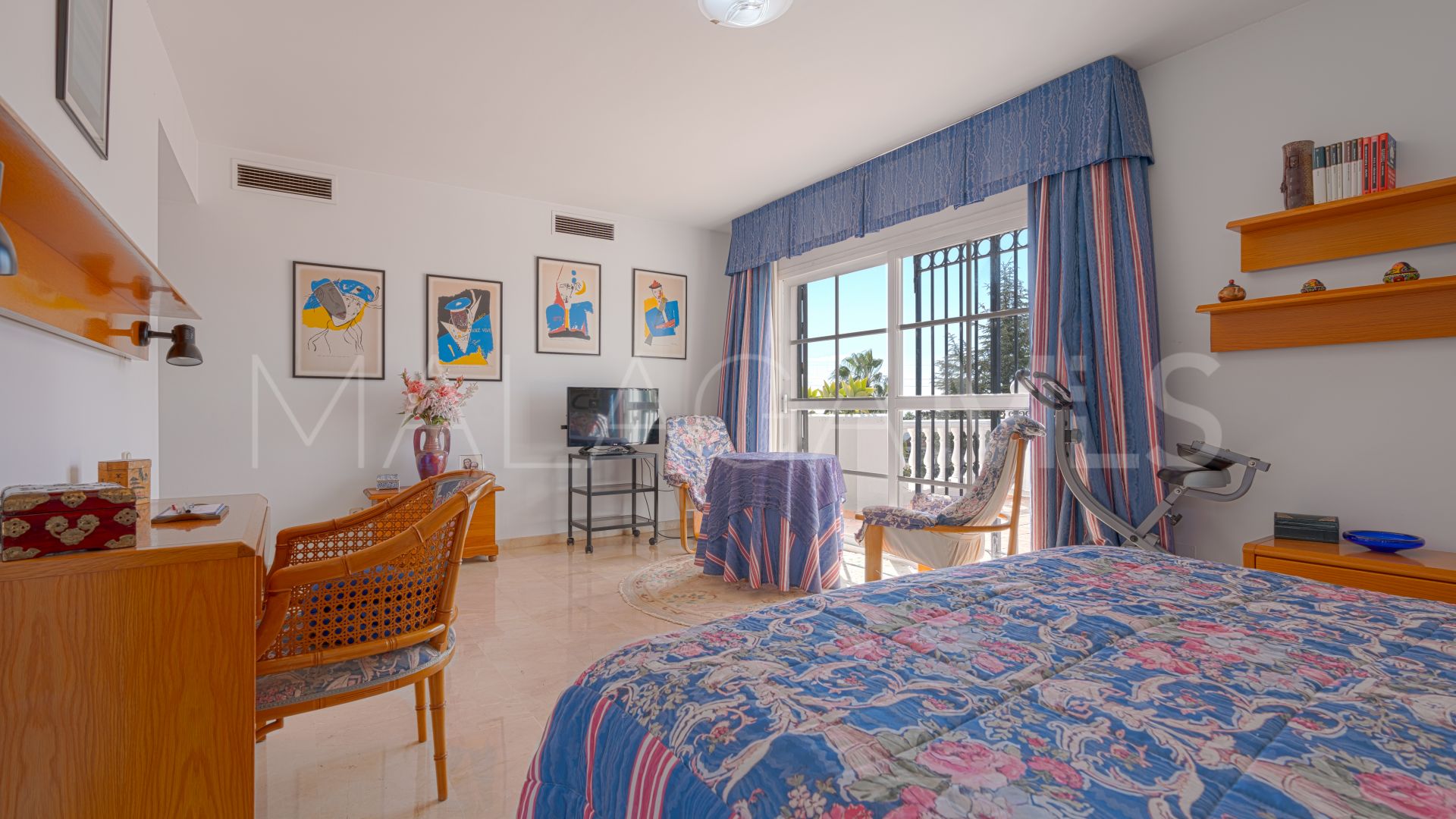 Villa for sale in Valdeolletas