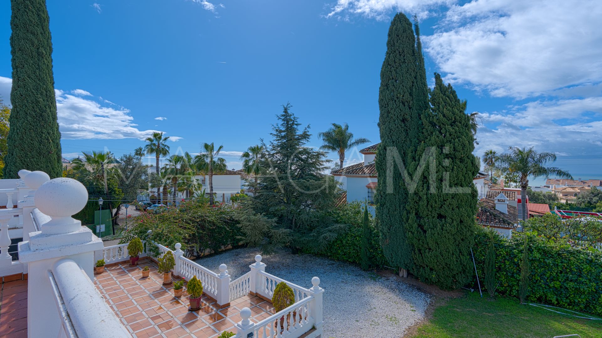 Villa for sale in Valdeolletas