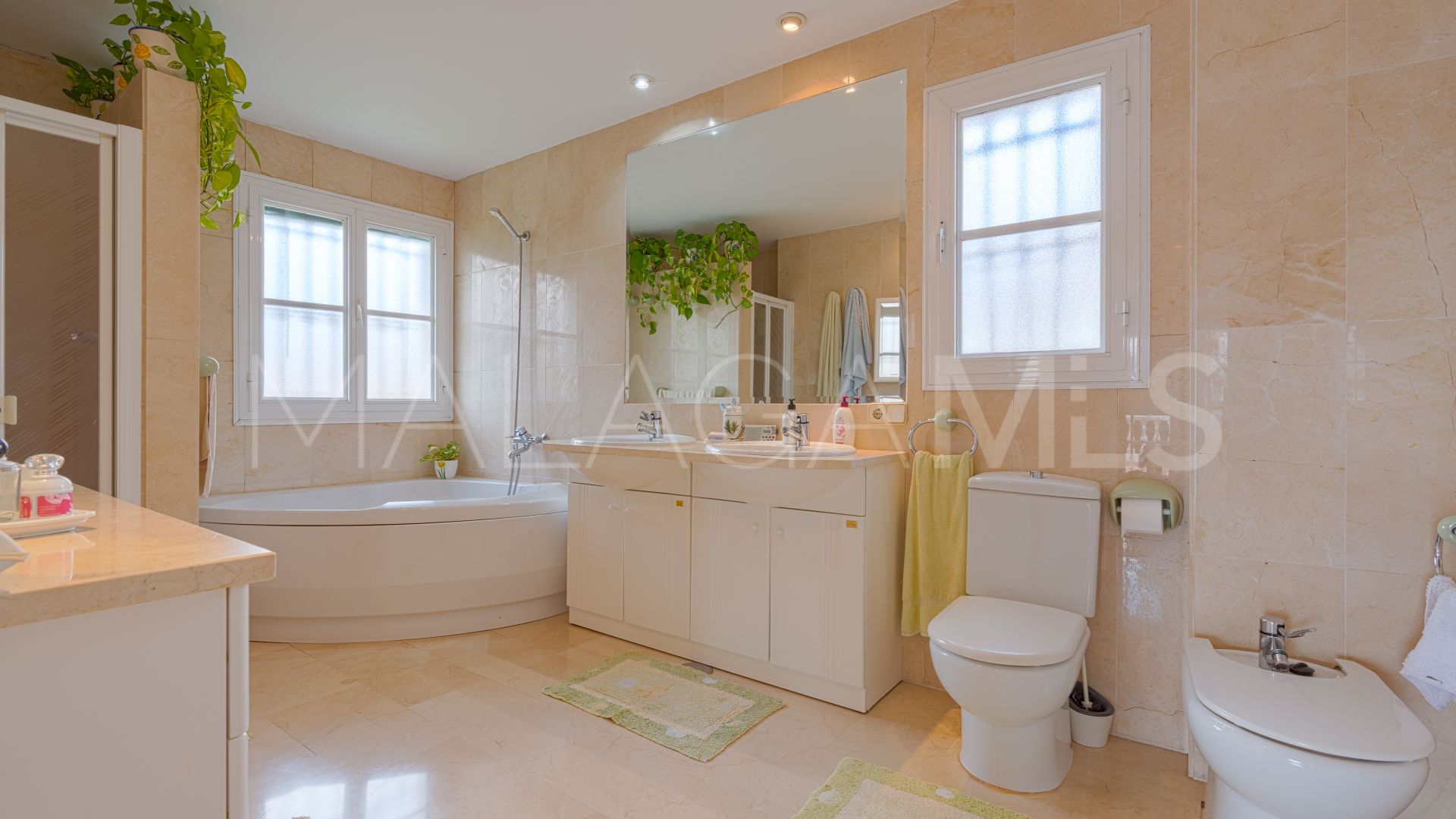Villa for sale in Valdeolletas