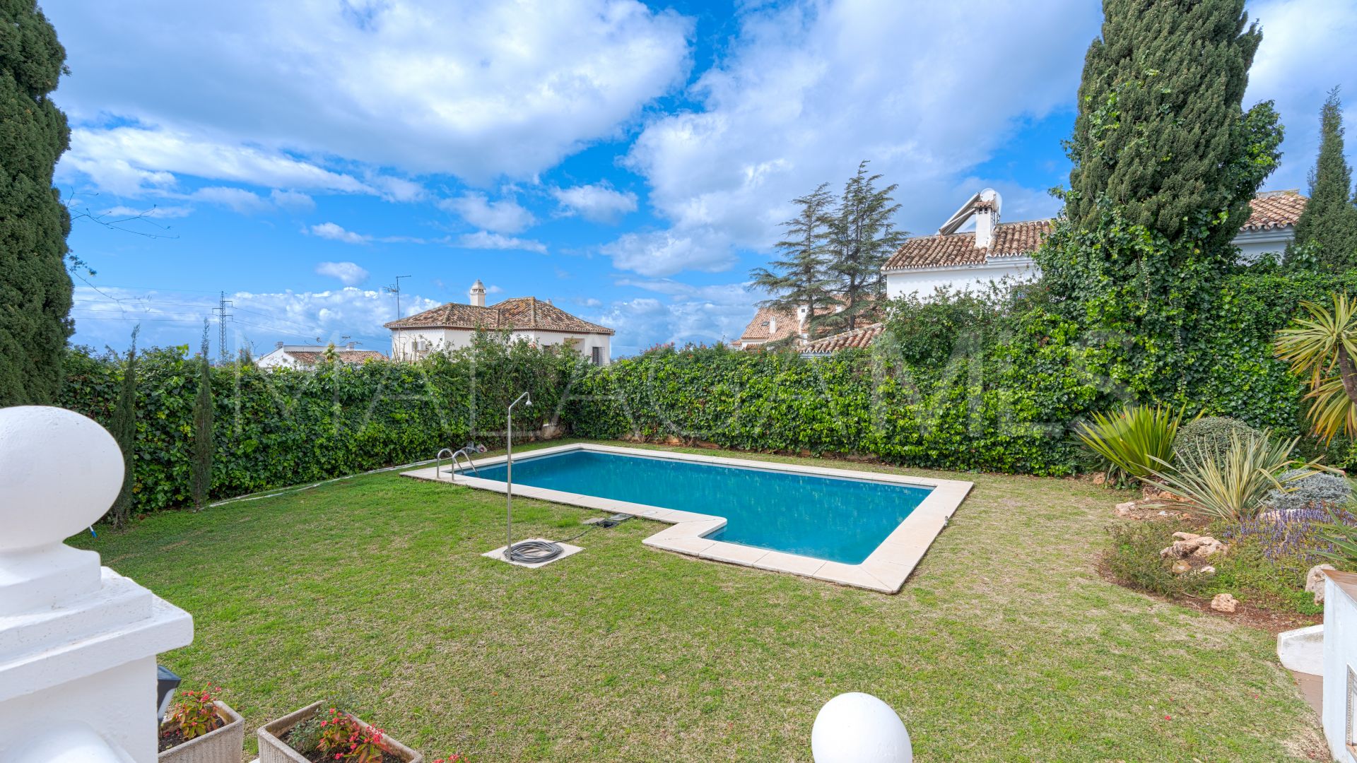 Villa for sale in Valdeolletas