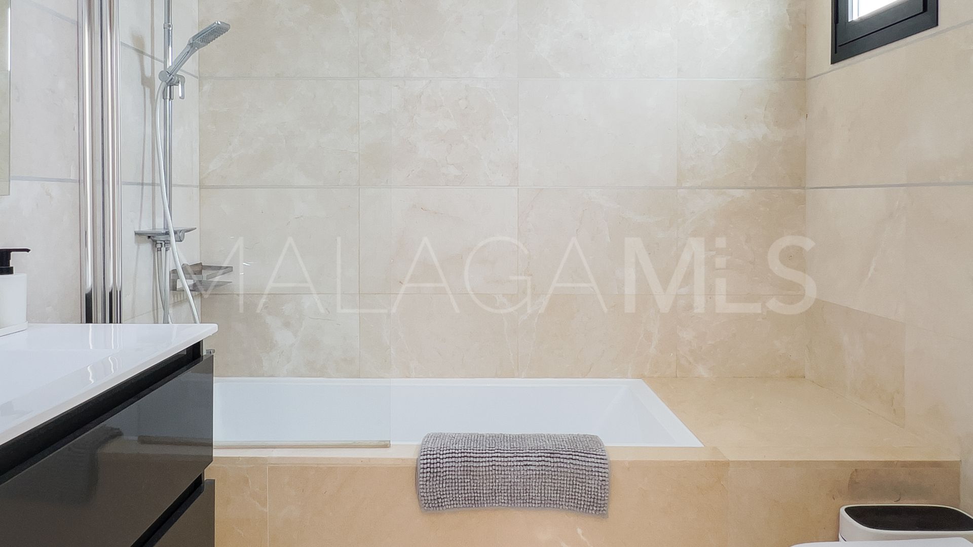 Se vende duplex in Casares