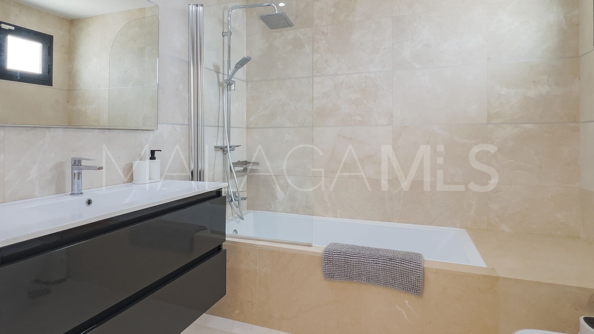Se vende duplex in Casares
