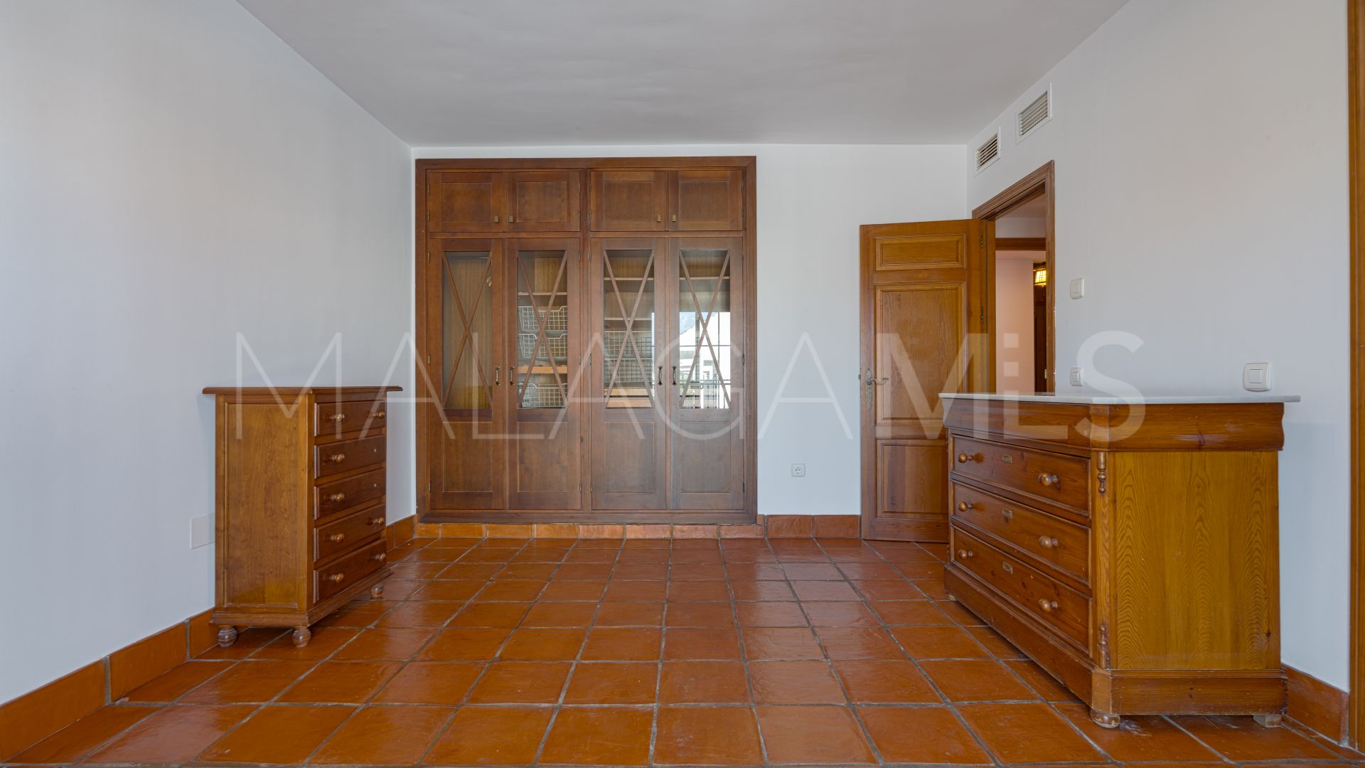 Parhus for sale in S. Pedro Centro