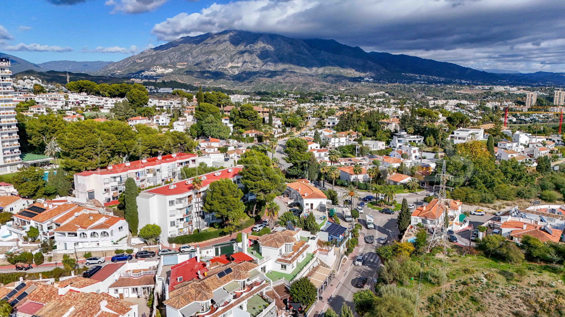 For sale house with 3 bedrooms in Nueva Andalucia