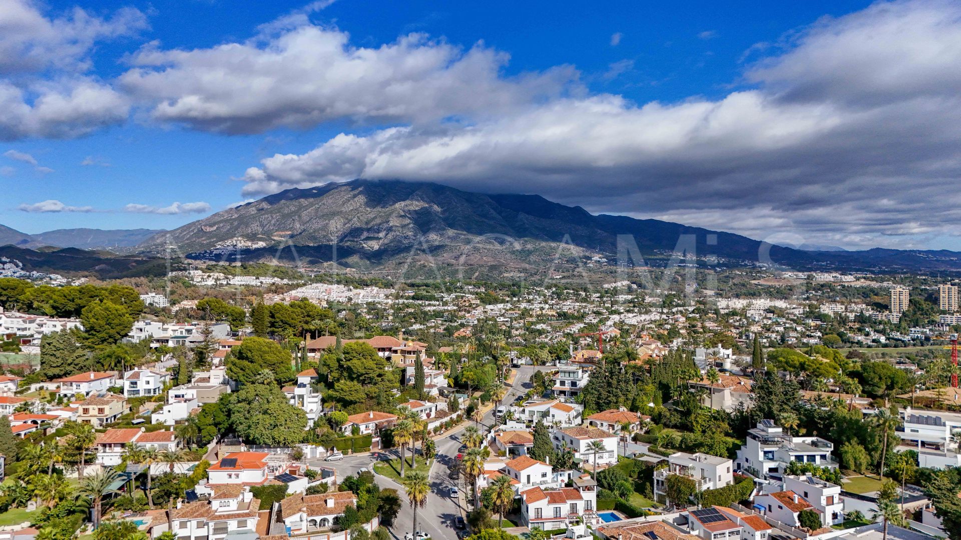 For sale house with 3 bedrooms in Nueva Andalucia