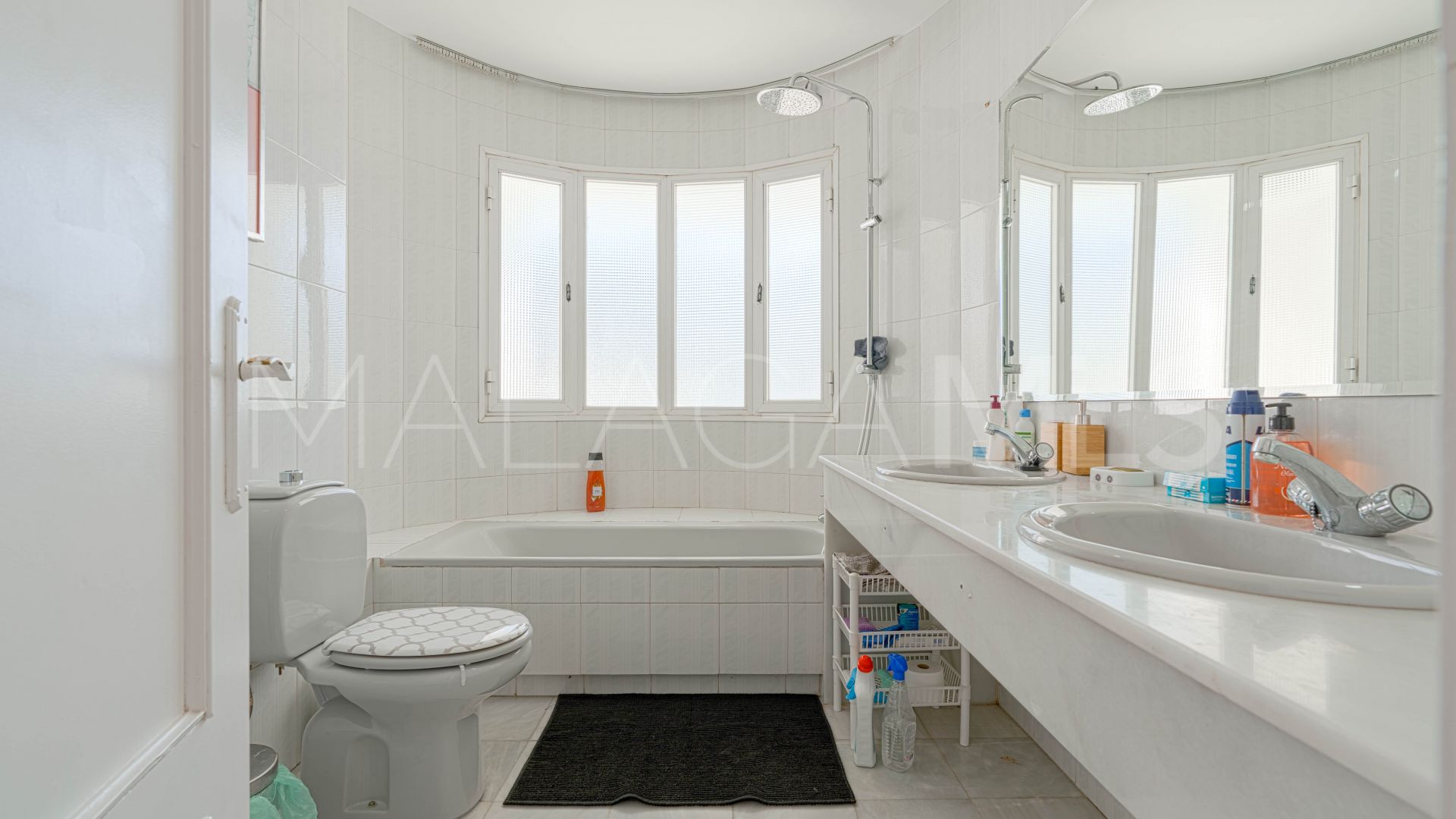 For sale house with 3 bedrooms in Nueva Andalucia