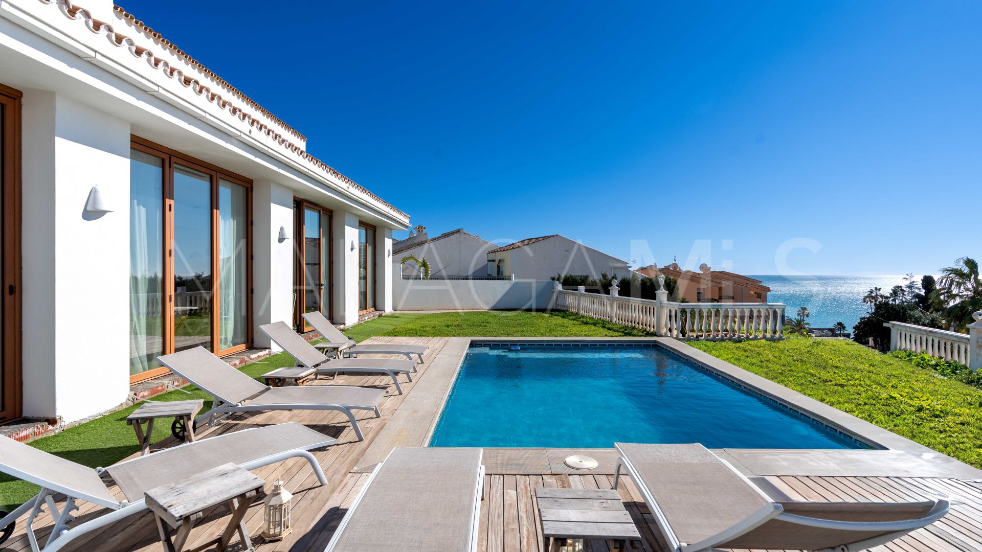 Villa for sale in El Faro