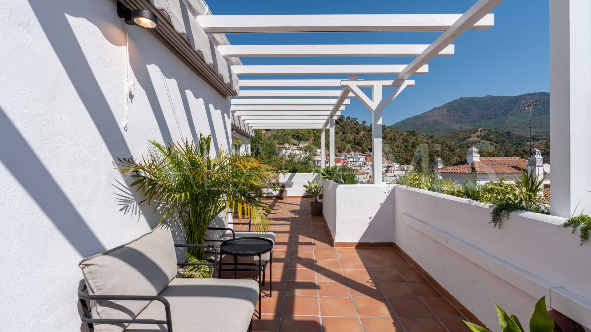 Lägenhet for sale in Benahavis Centro