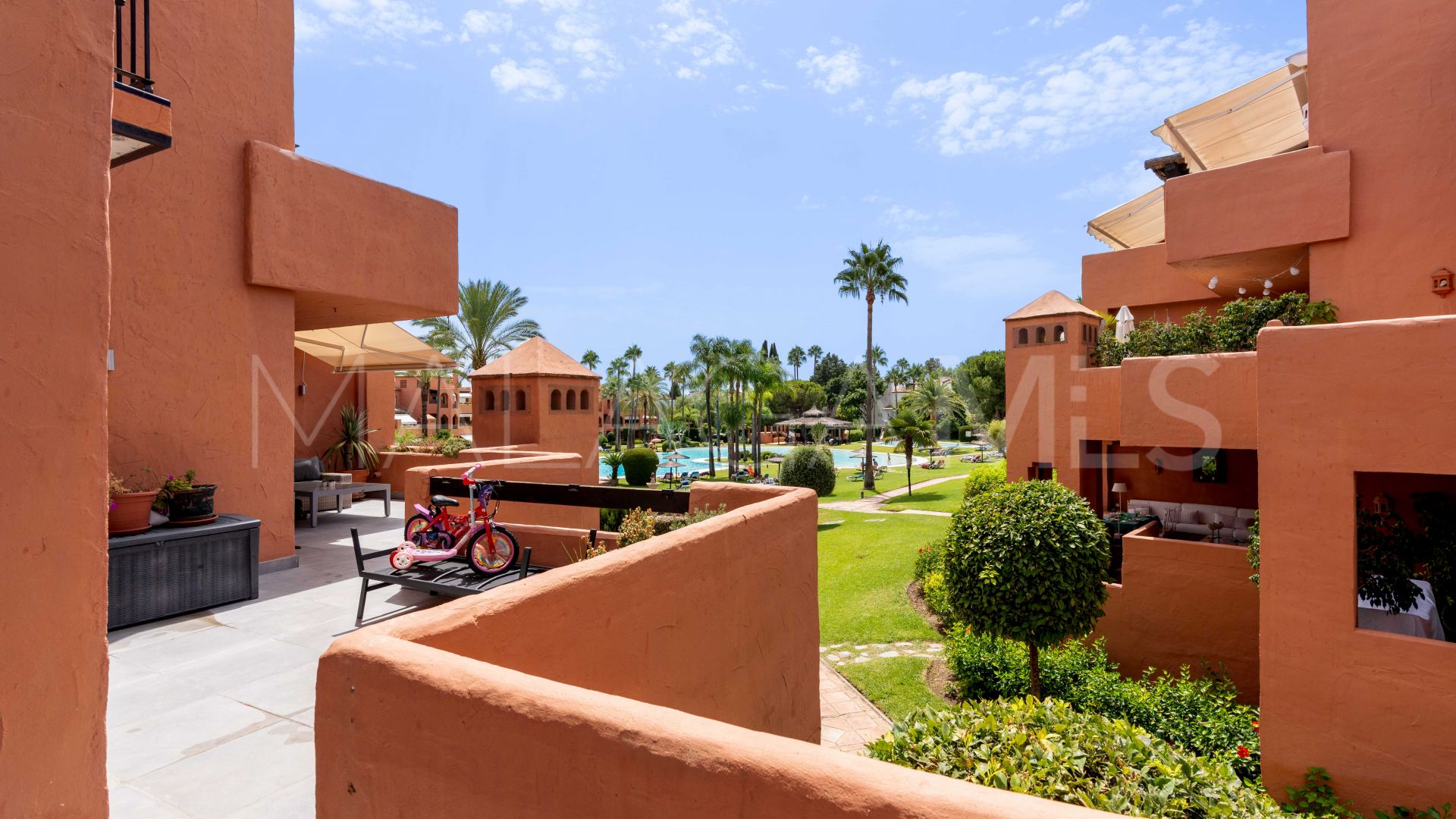 Apartment with 3 bedrooms for sale in Guadalmina Baja