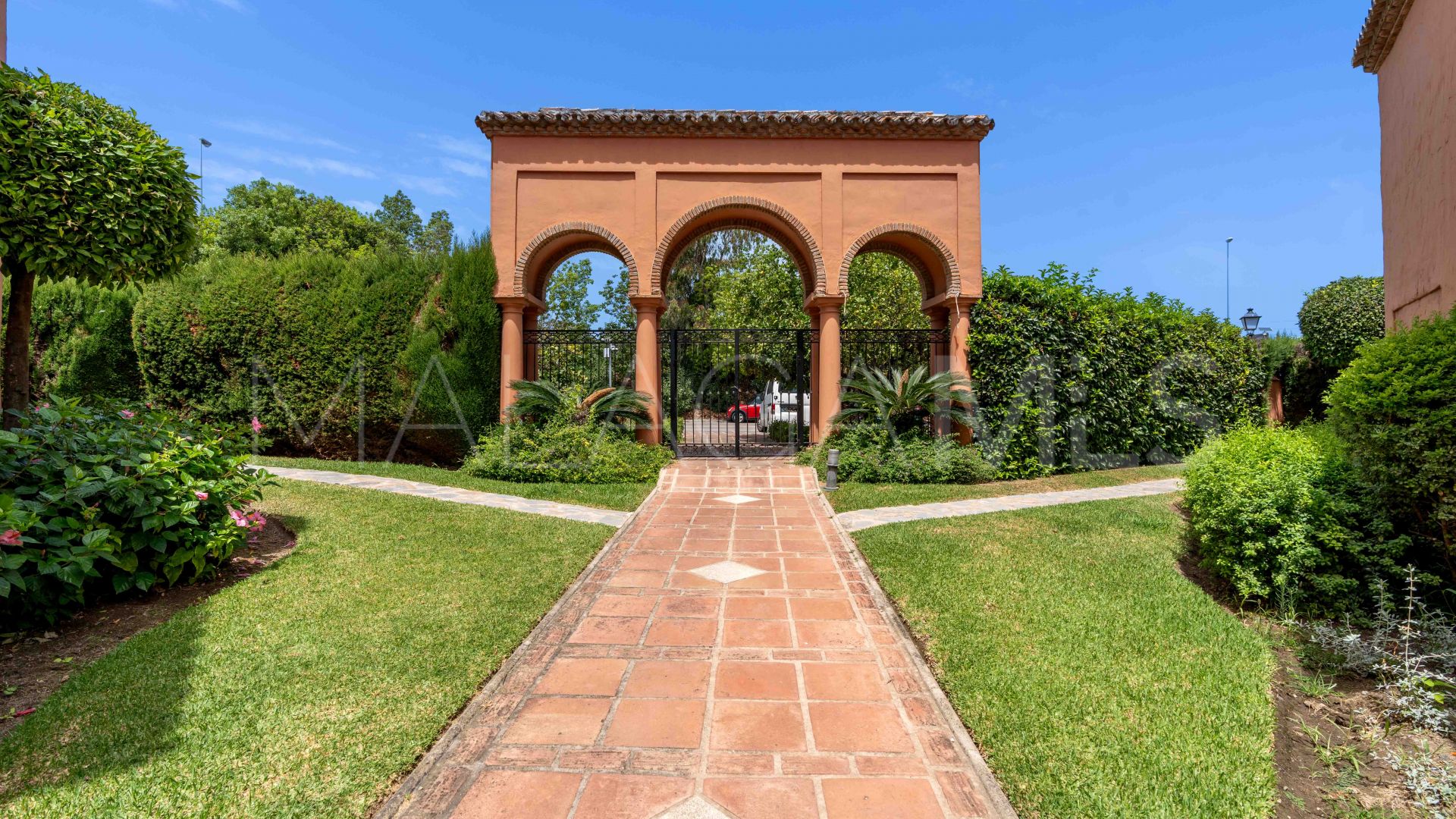 Apartment with 3 bedrooms for sale in Guadalmina Baja