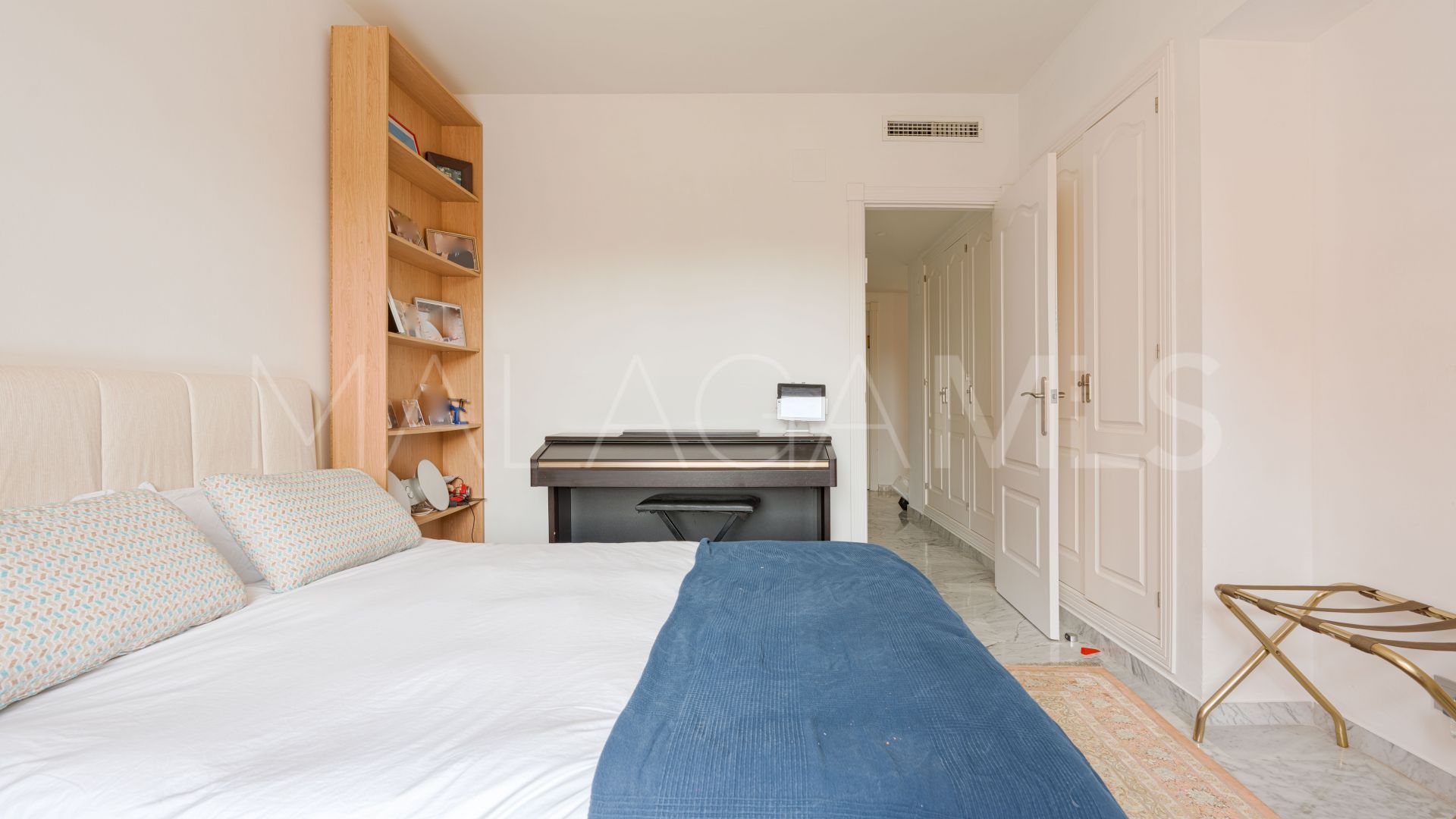 Apartment with 3 bedrooms for sale in Guadalmina Baja