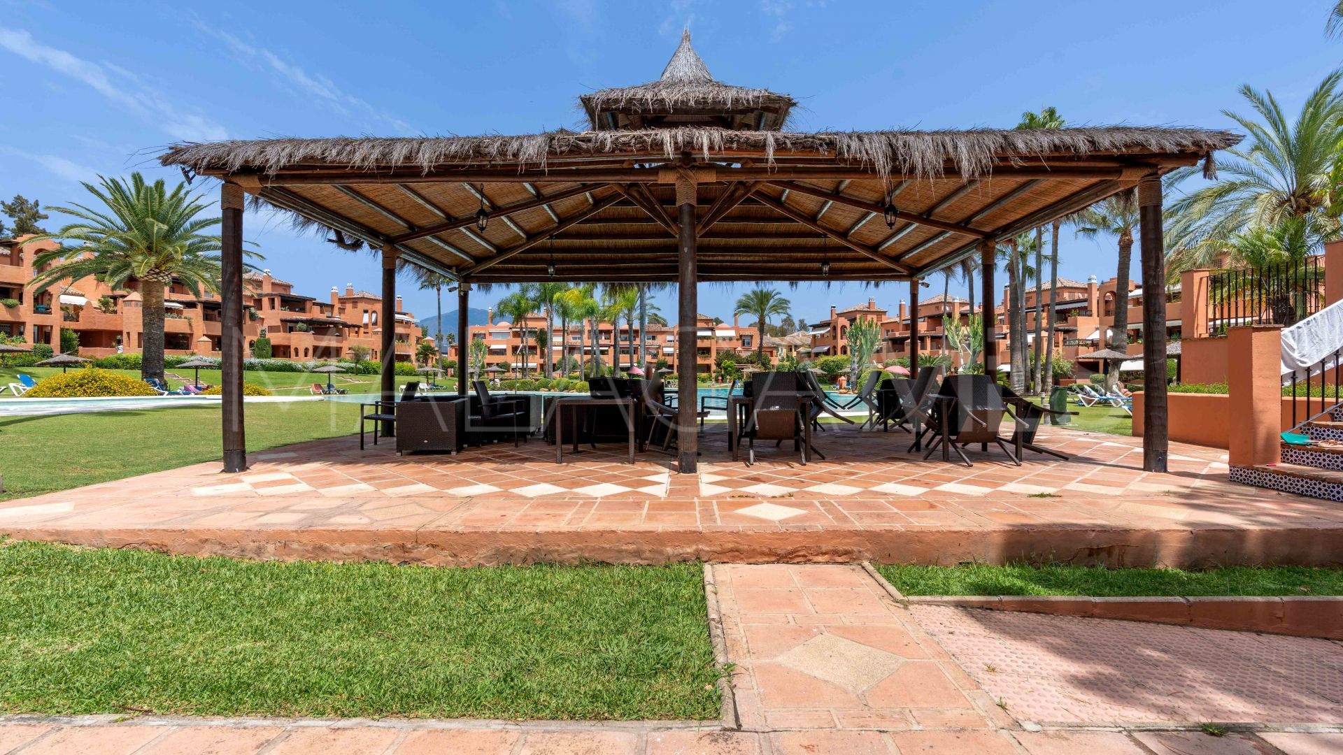 Apartment with 3 bedrooms for sale in Guadalmina Baja