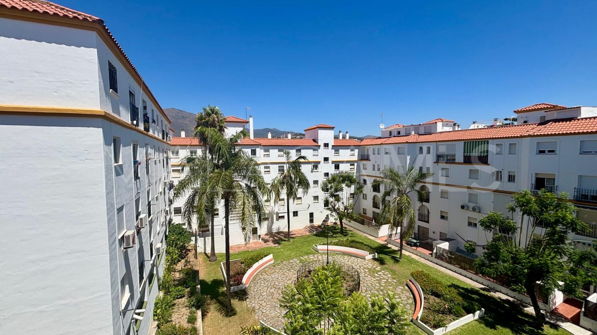 Zweistöckiges penthouse for sale in Estepona Centre