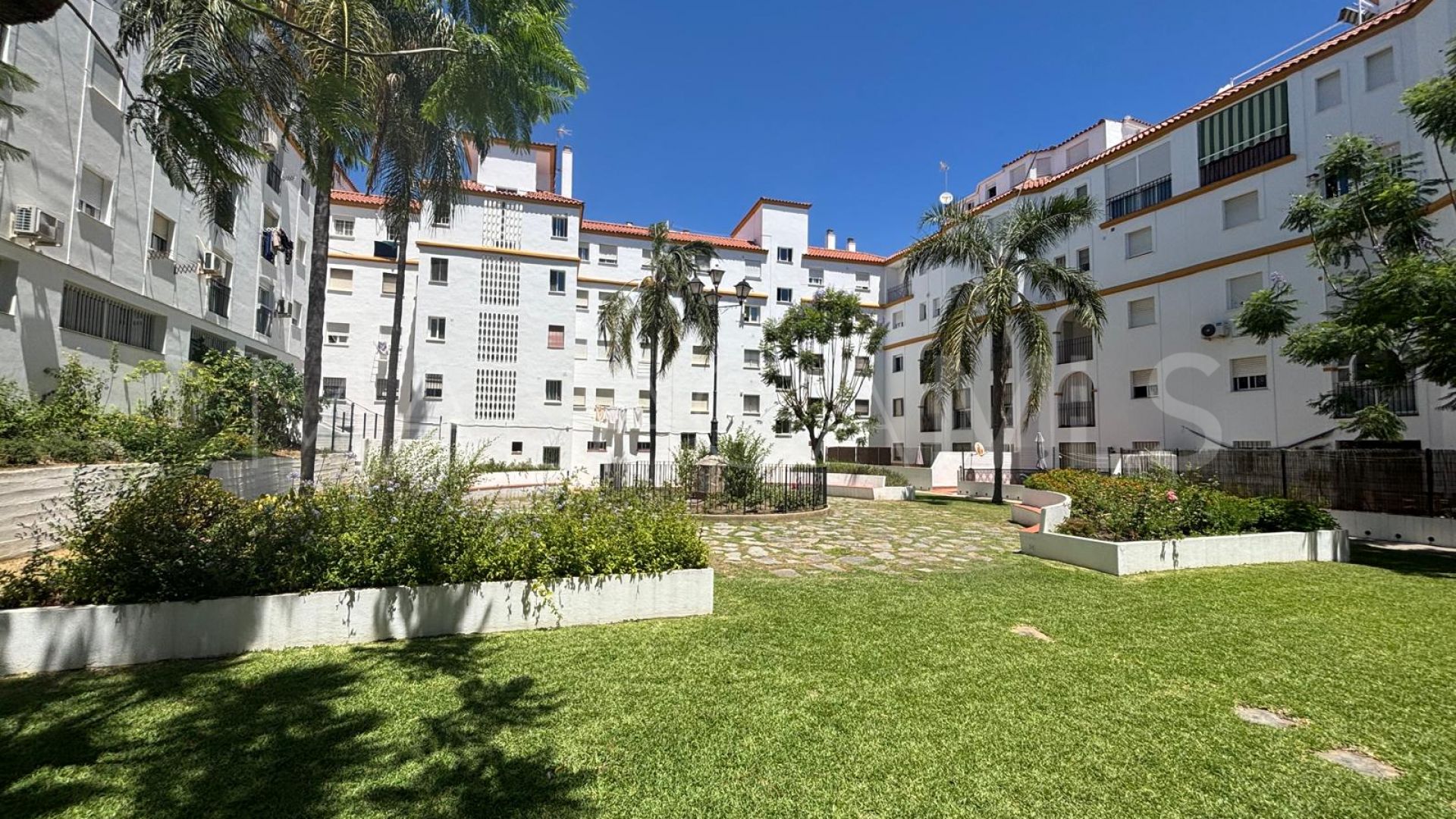 Zweistöckiges penthouse for sale in Estepona Centre