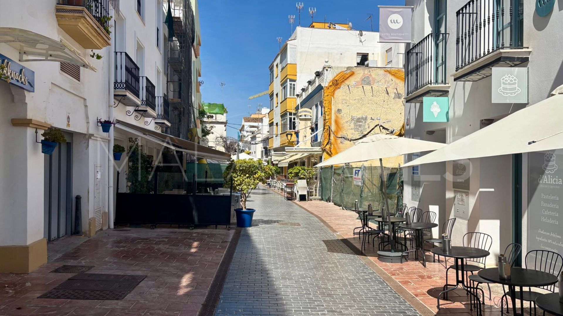 Atico duplex for sale in Estepona Casco Antiguo with 4 bedrooms