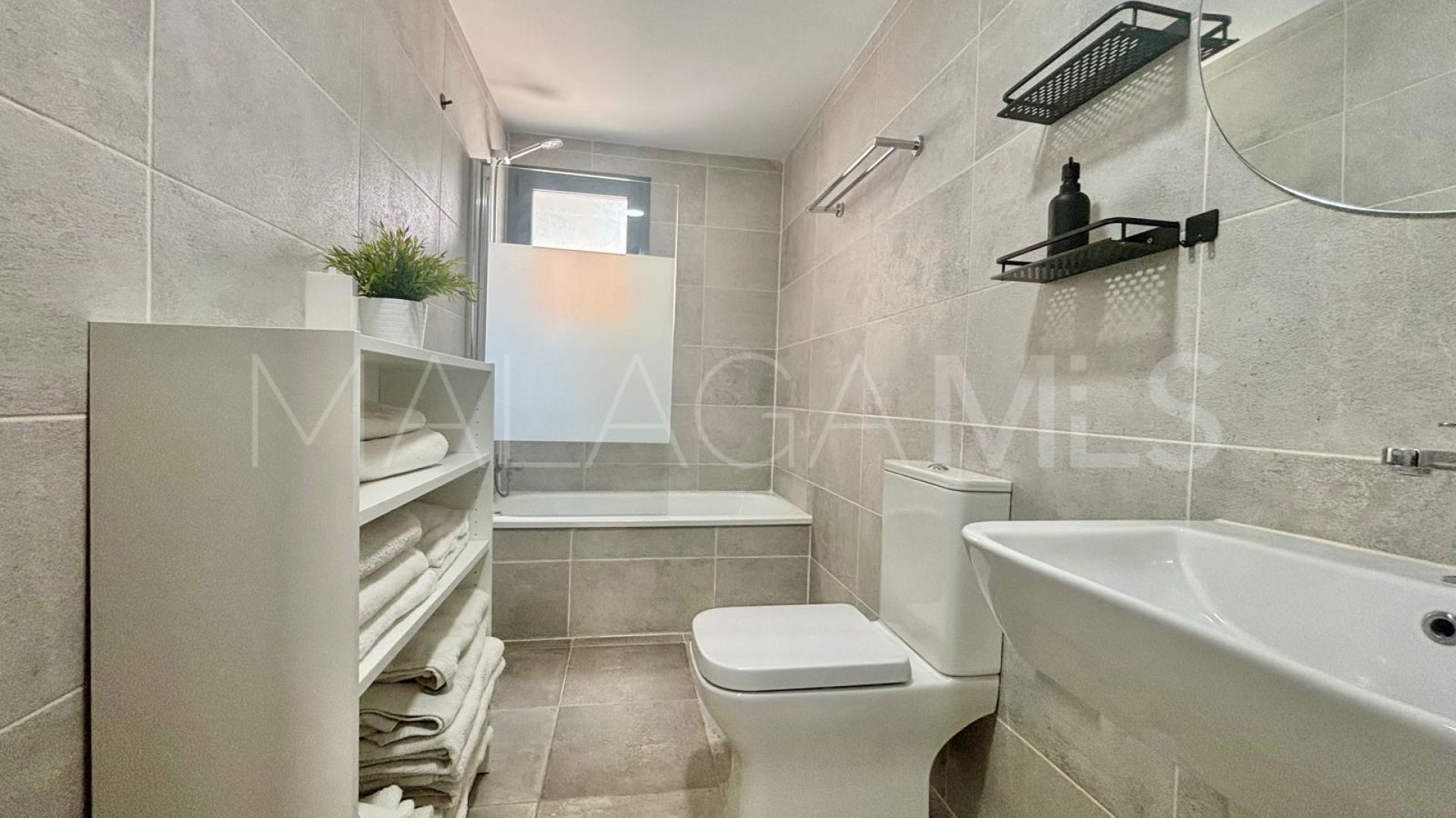 For sale apartment in Estepona Centre with 2 bedrooms
