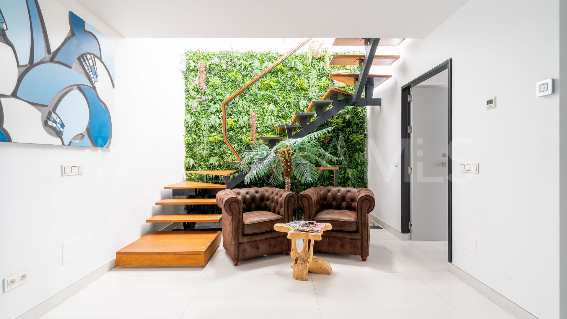 Buy adosado in Estepona Casco Antiguo with 4 bedrooms