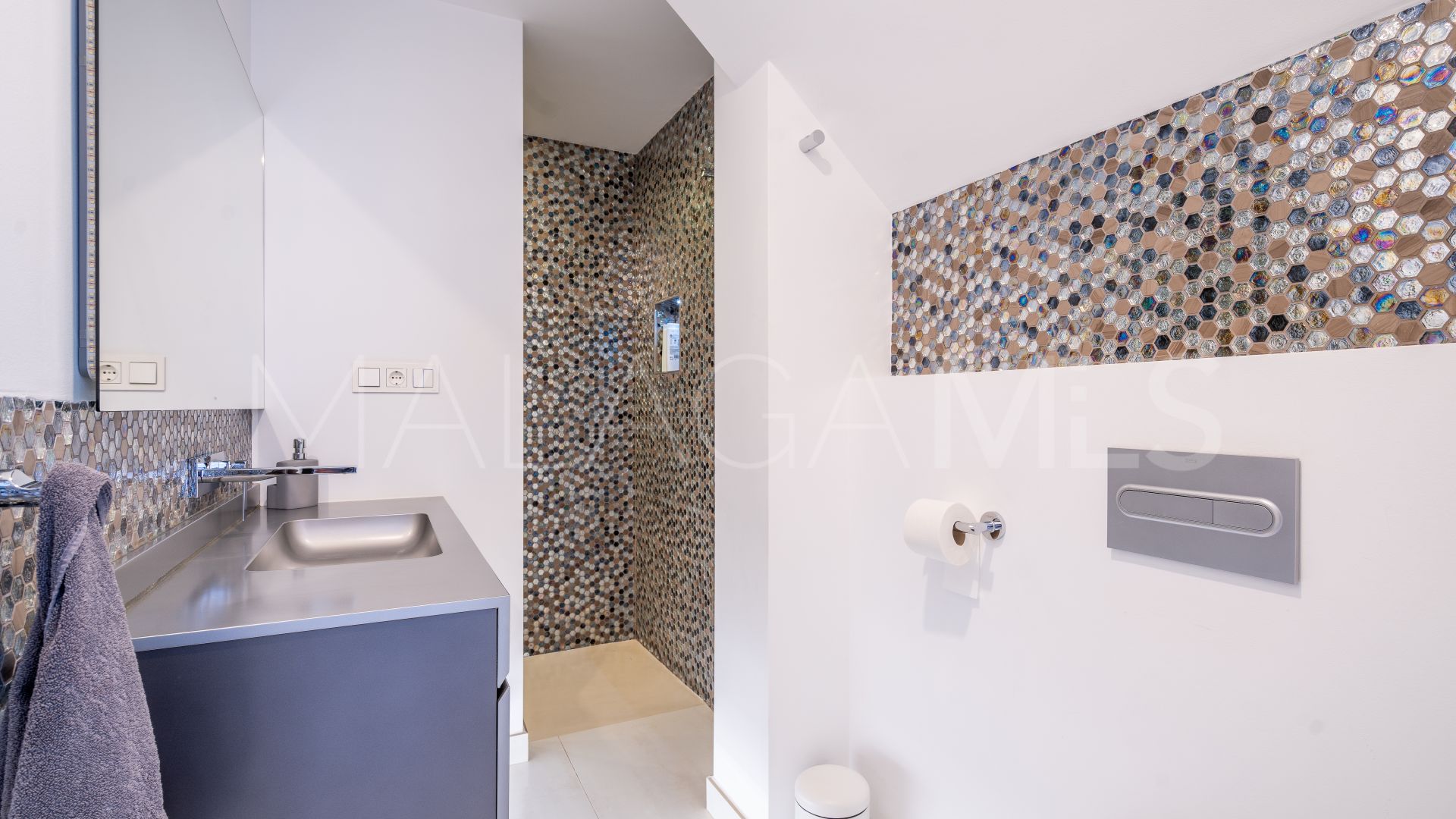 Buy adosado in Estepona Casco Antiguo with 4 bedrooms