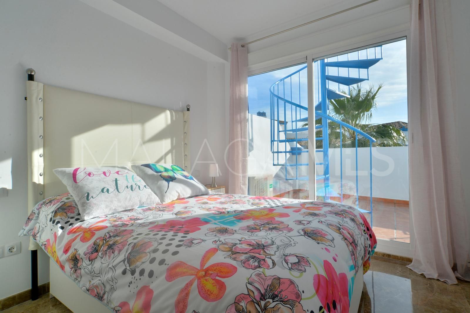 Buy atico duplex de 2 bedrooms in Estepona Oeste