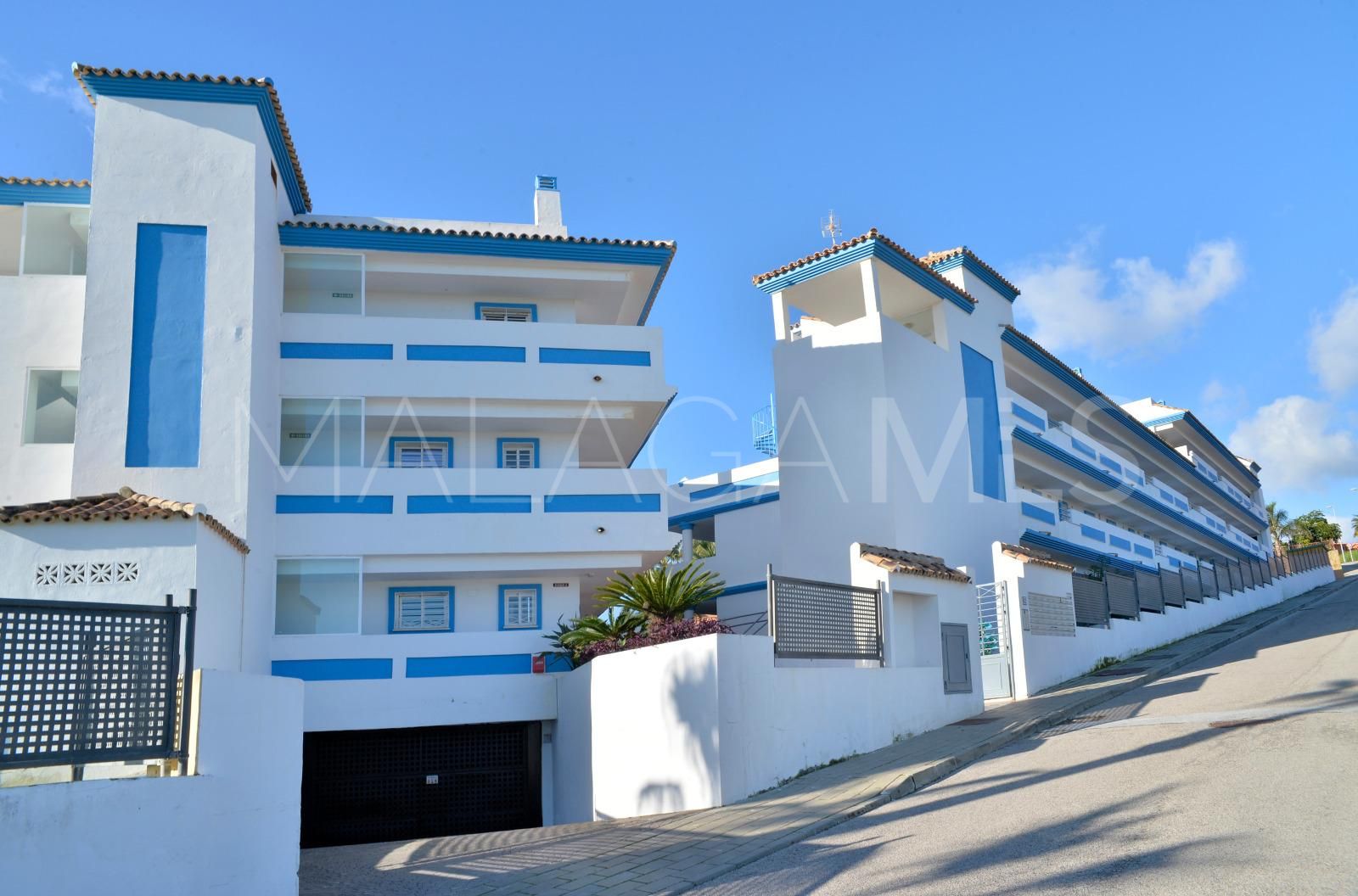 Buy atico duplex de 2 bedrooms in Estepona Oeste