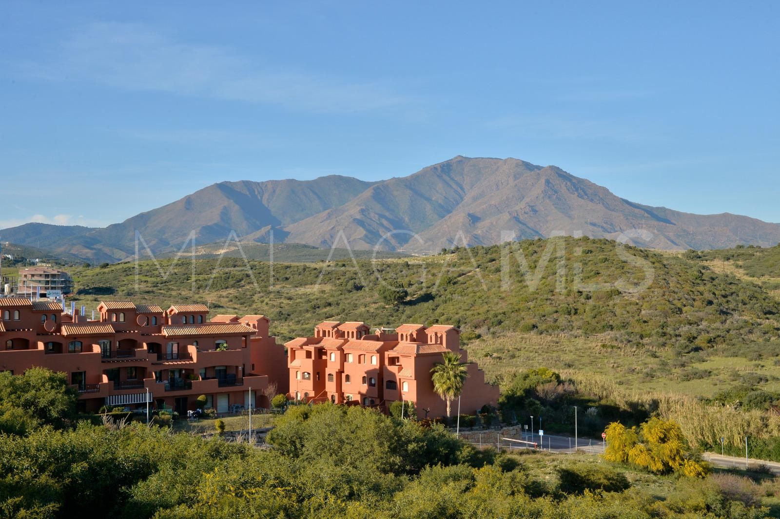 Buy atico duplex de 2 bedrooms in Estepona Oeste