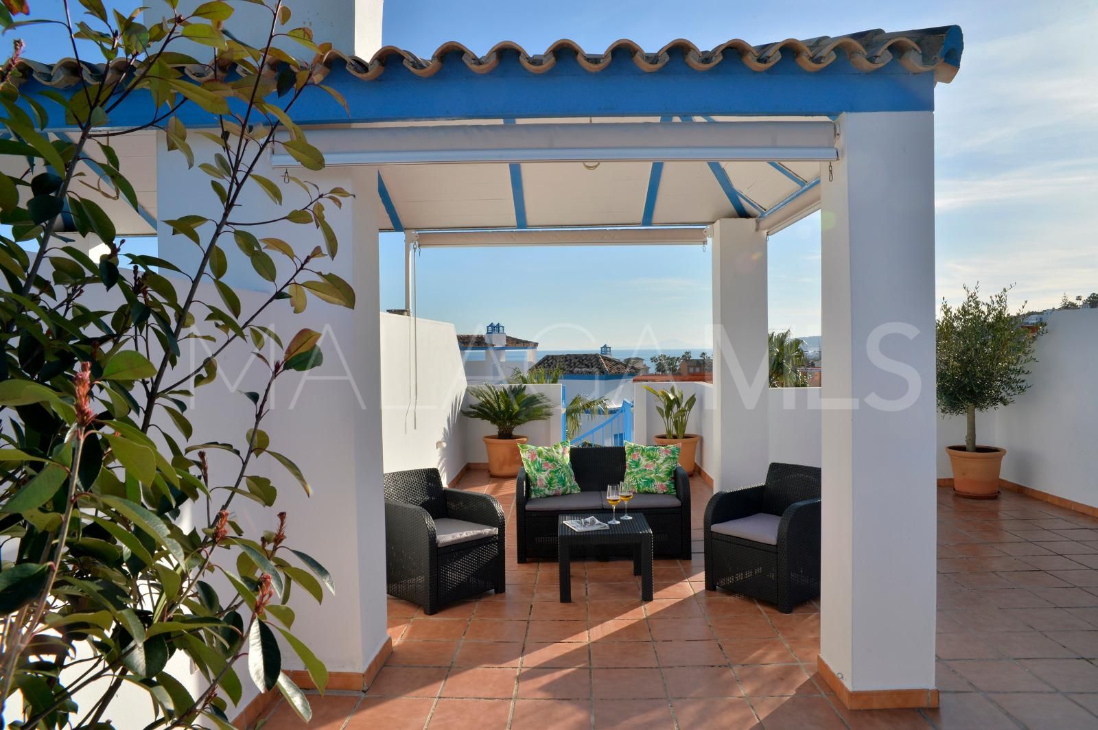 Buy atico duplex de 2 bedrooms in Estepona Oeste